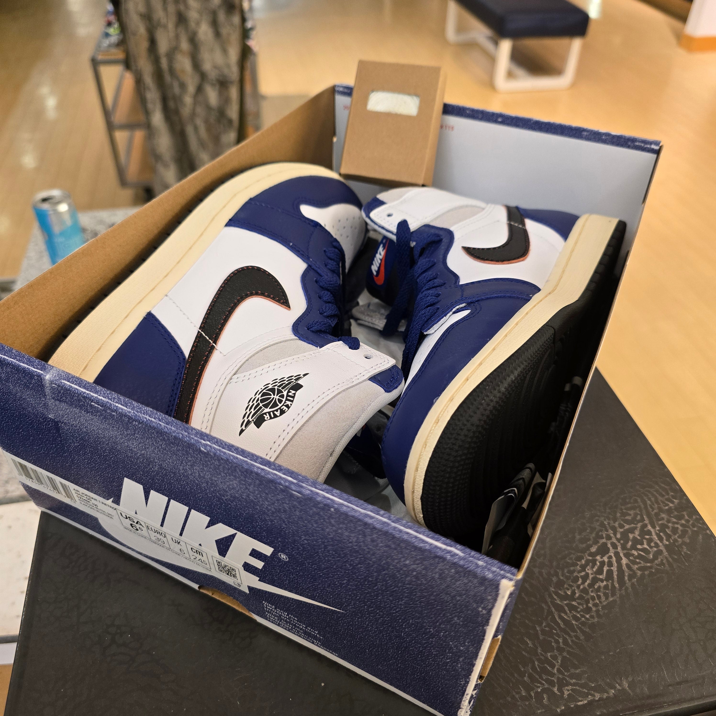 Jordan 1 Retro High OG Rare Air SZ 6.5 USED