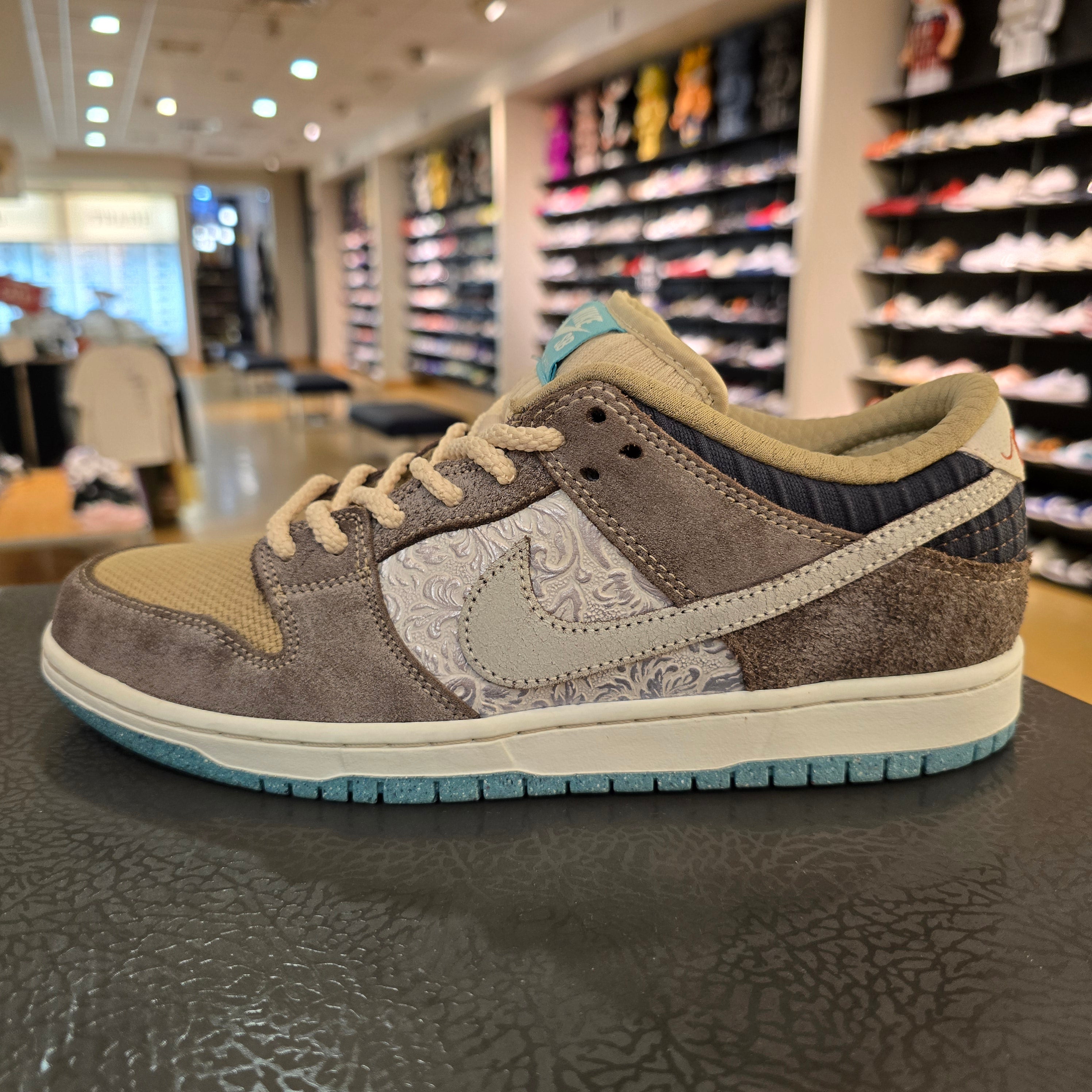 Nike SB Dunk Low Big Money Savings SZ 9.5