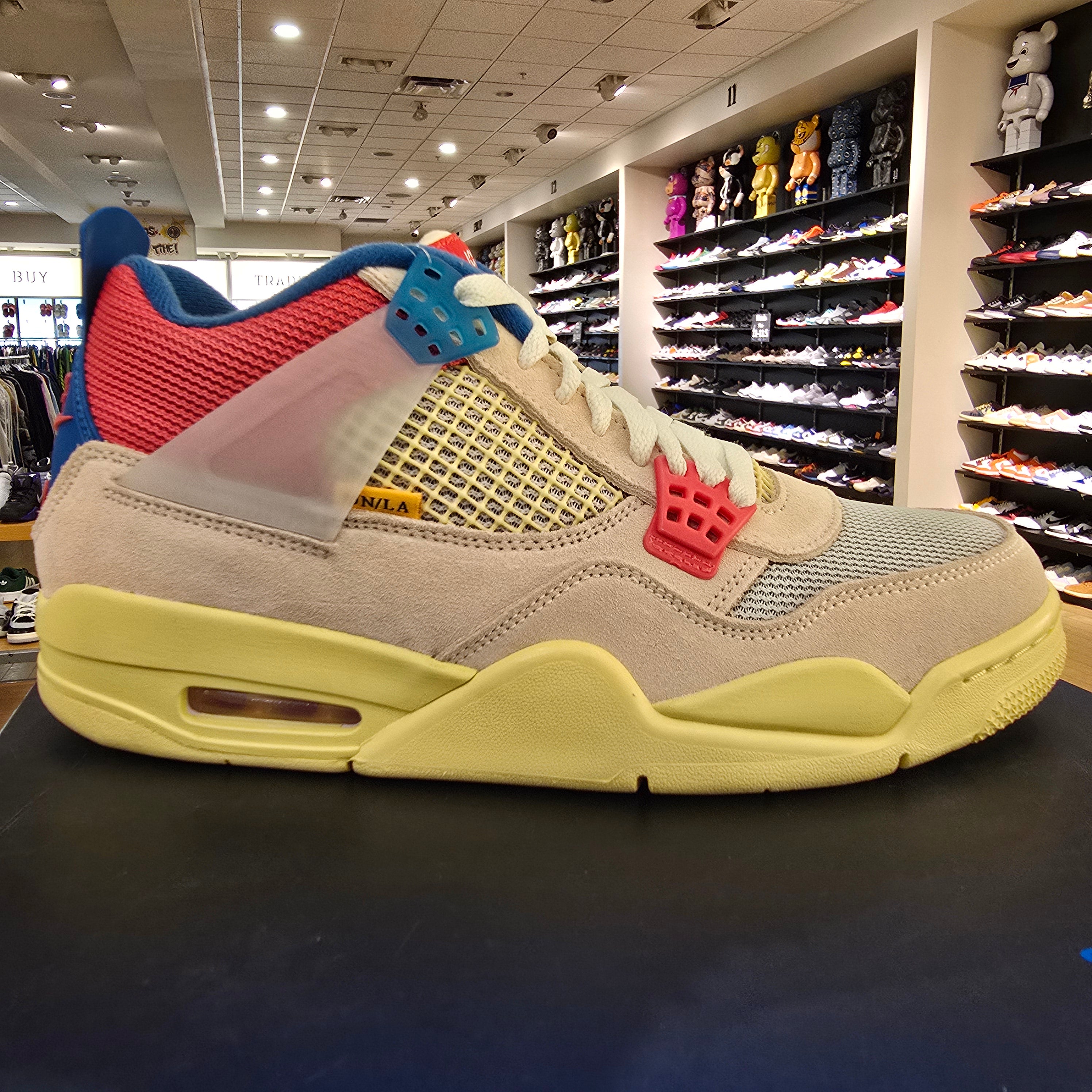 Jordan 4 Retro Union Guava Ice SZ 9.5