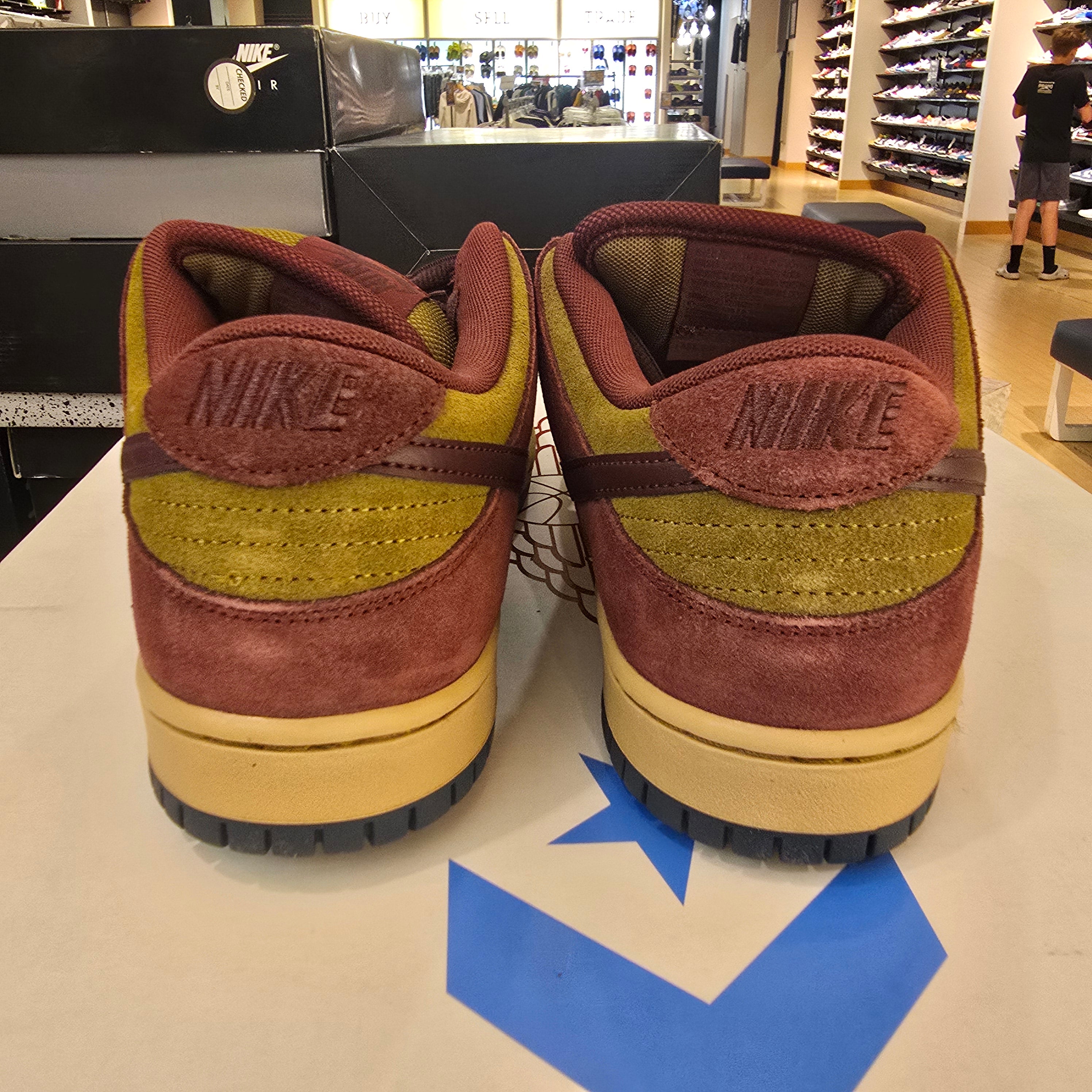 Nike SB Dunk Low Dark Team Red Olive Flak SZ 10