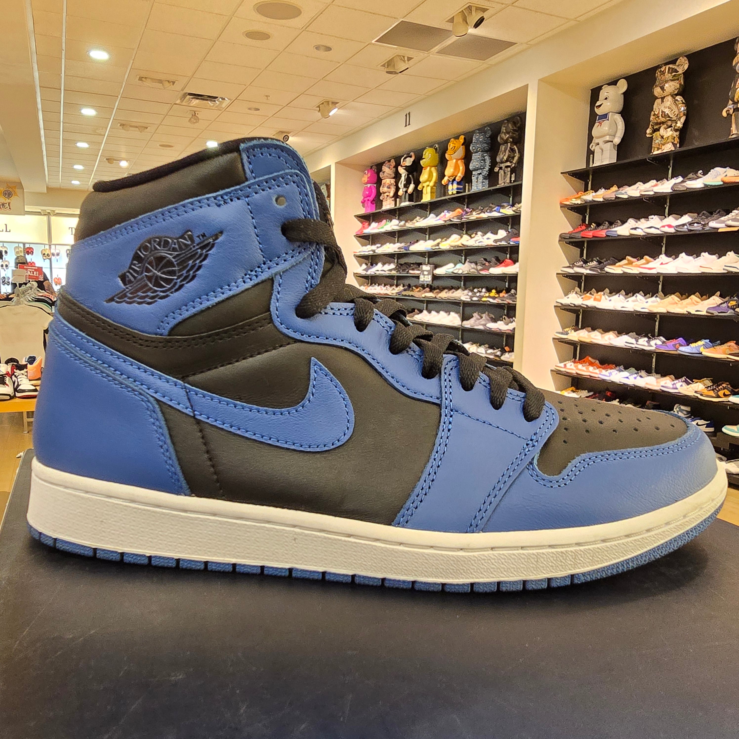 Jordan 1 Retro High OG Dark Marina Blue SZ 10.5 USED NO BOX