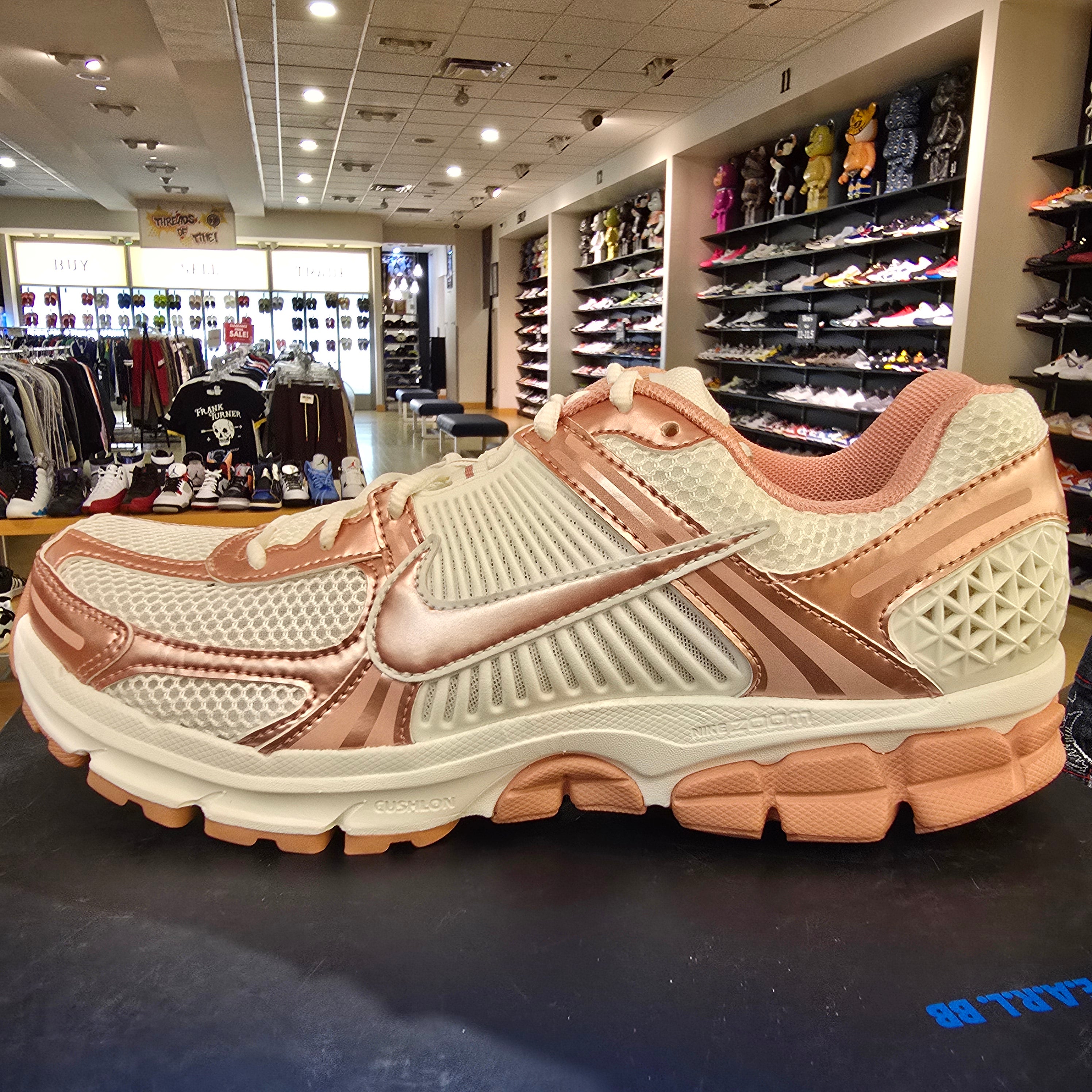 Nike Zoom Vomero 5 Rose Gold Women's SZ 12/10.5M MISSING LID