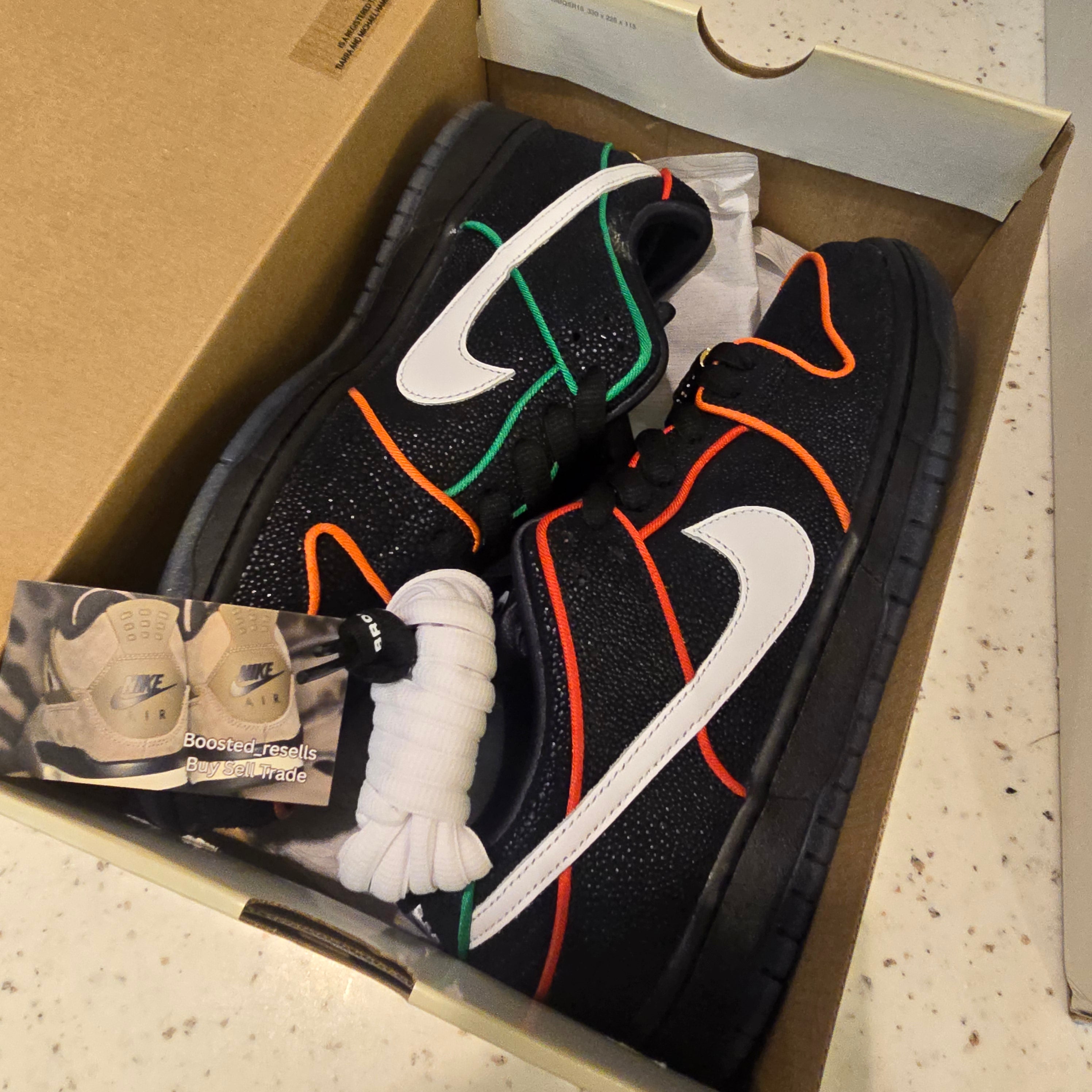 Nike SB Dunk Low Bronx Girls Skate SZ 10