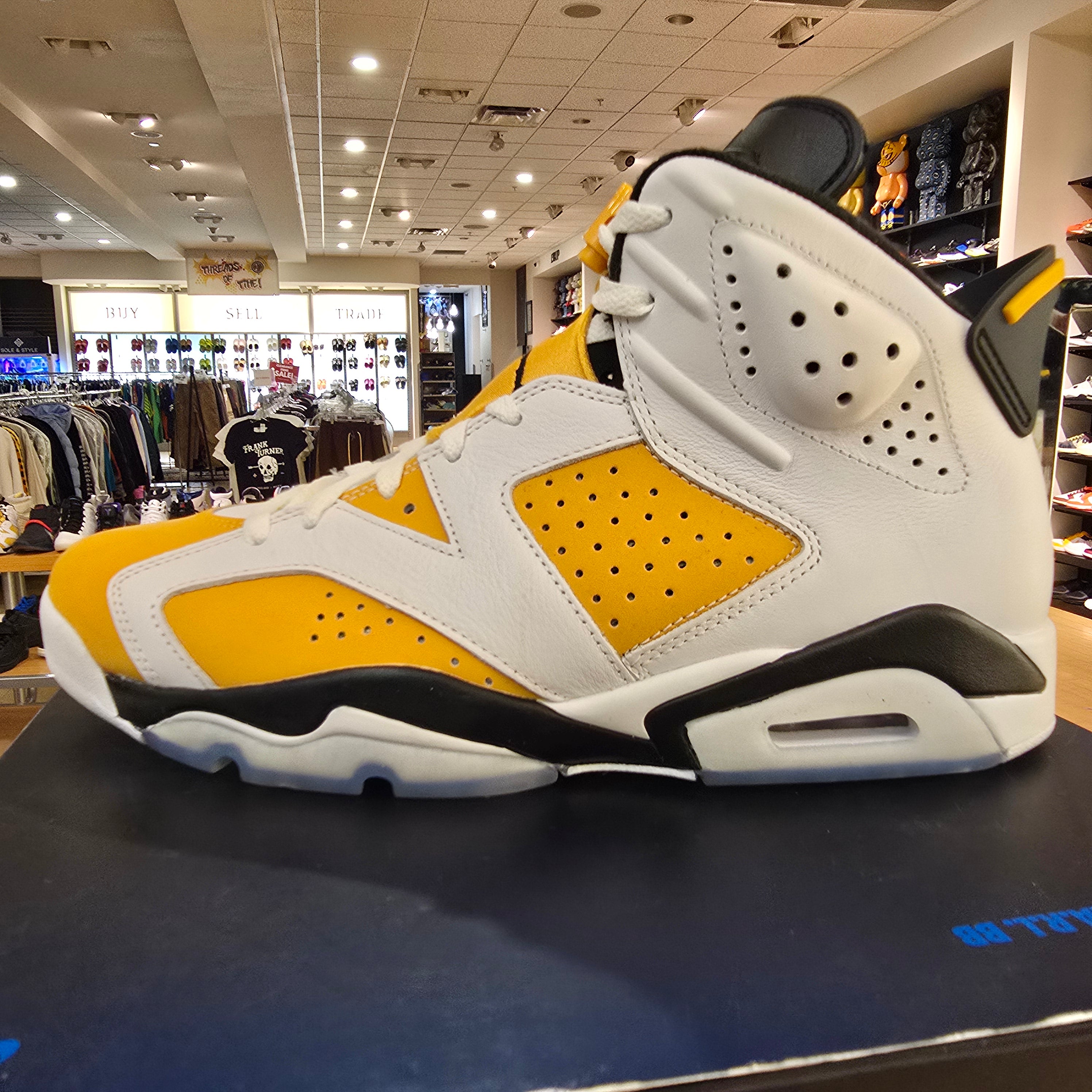 Jordan 6 Retro Yellow Ochre SZ 10.5 USED