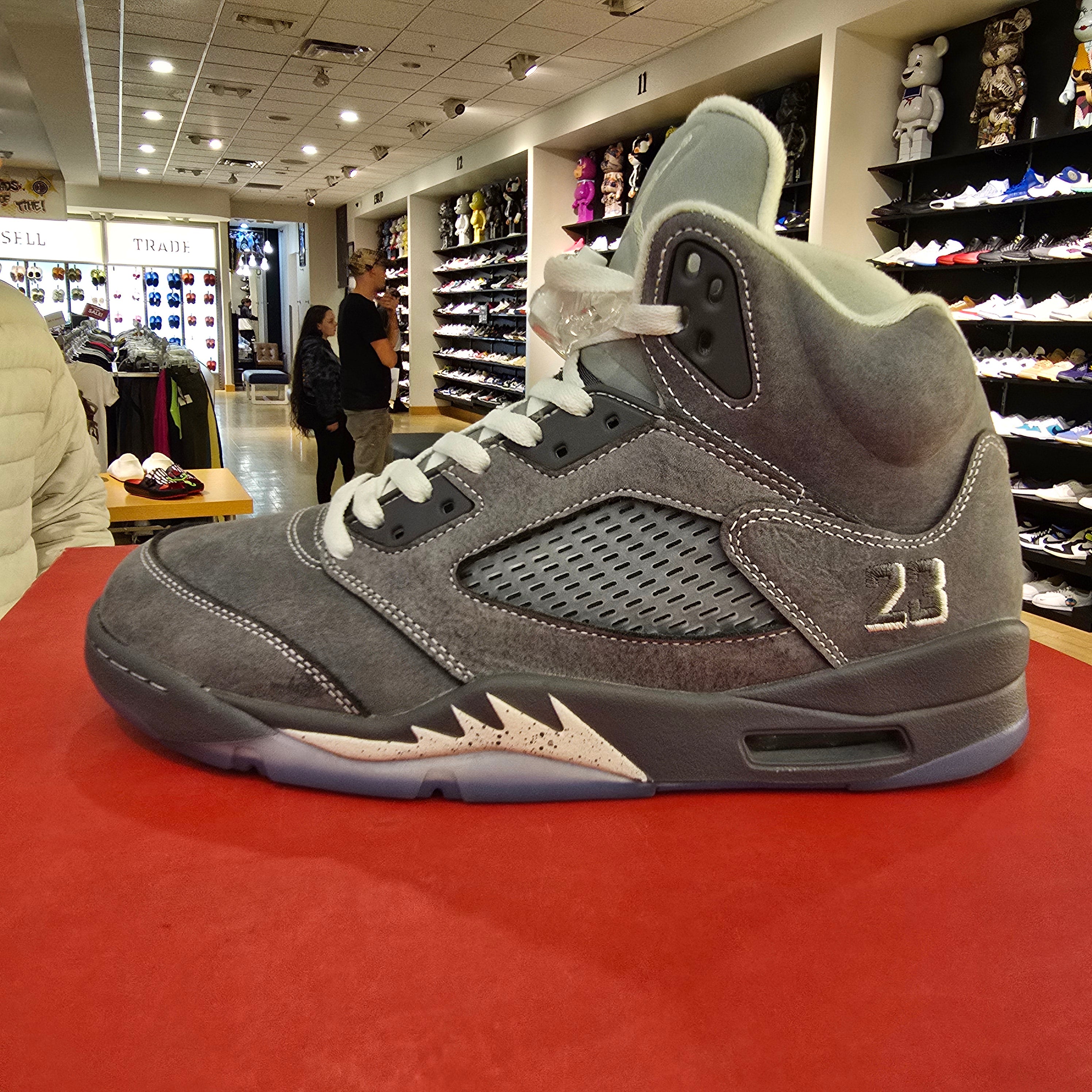 Jordan 5 Retro Wolf Grey (2026) SZ 10 USED