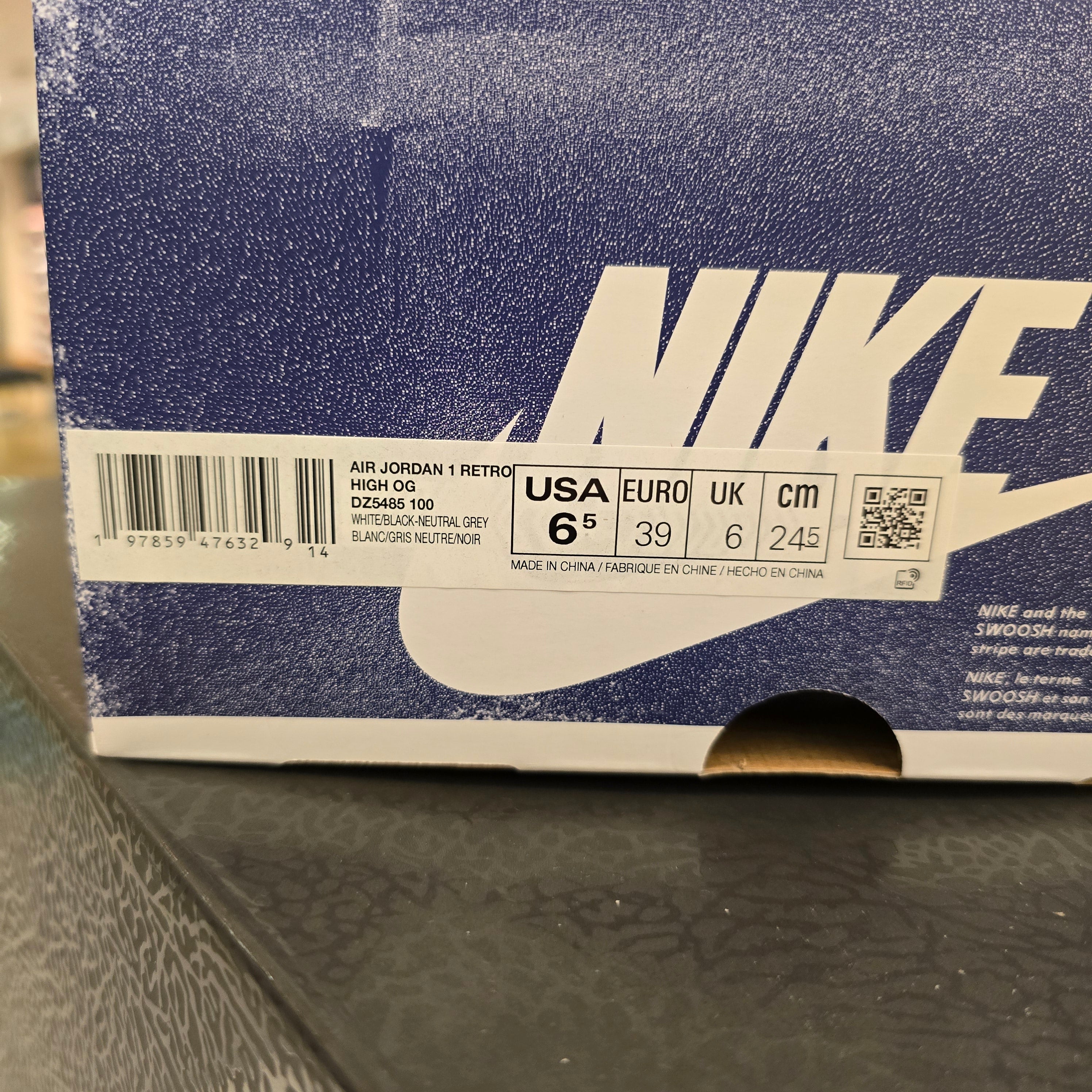 Jordan 1 Retro High OG Rare Air SZ 6.5 USED