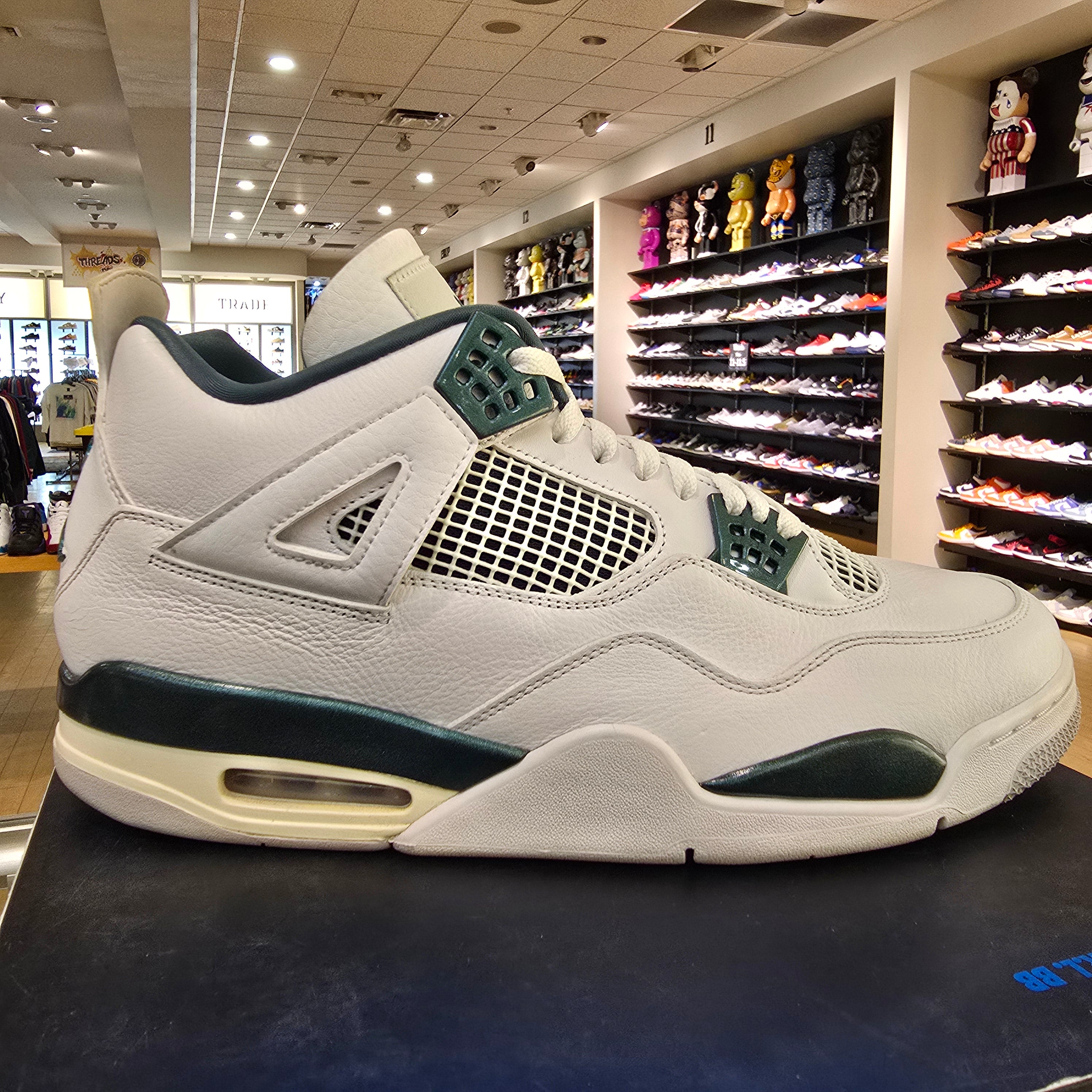 Jordan 4 Retro Oxidized Green SZ 13 USED