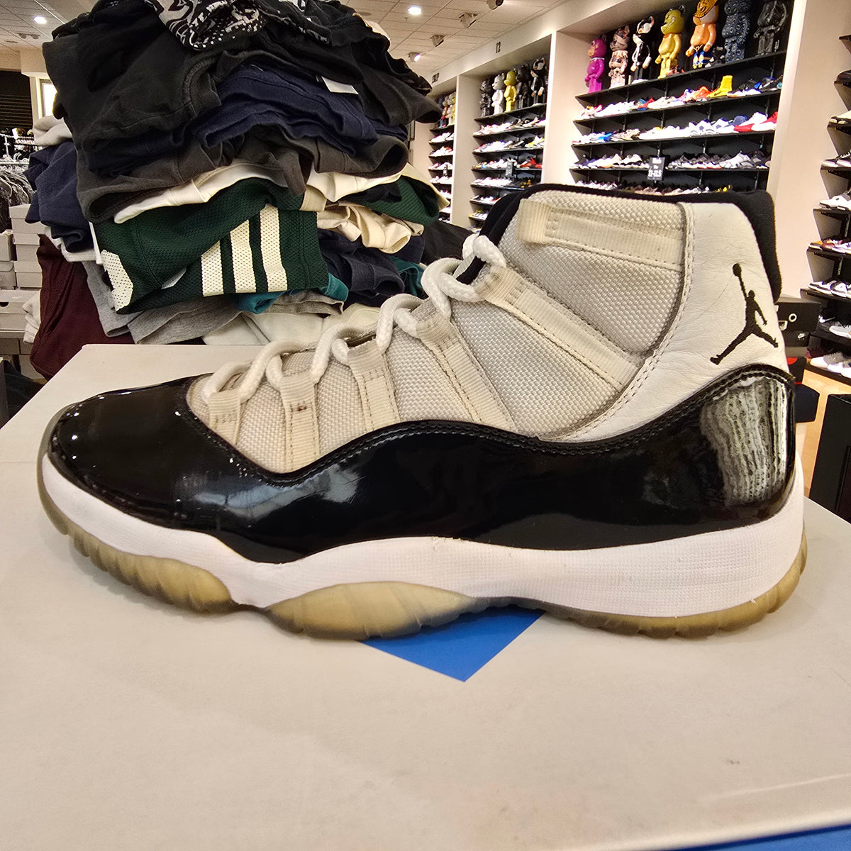 Jordan 11 Retro Concord (2018) SZ 8.5 USED