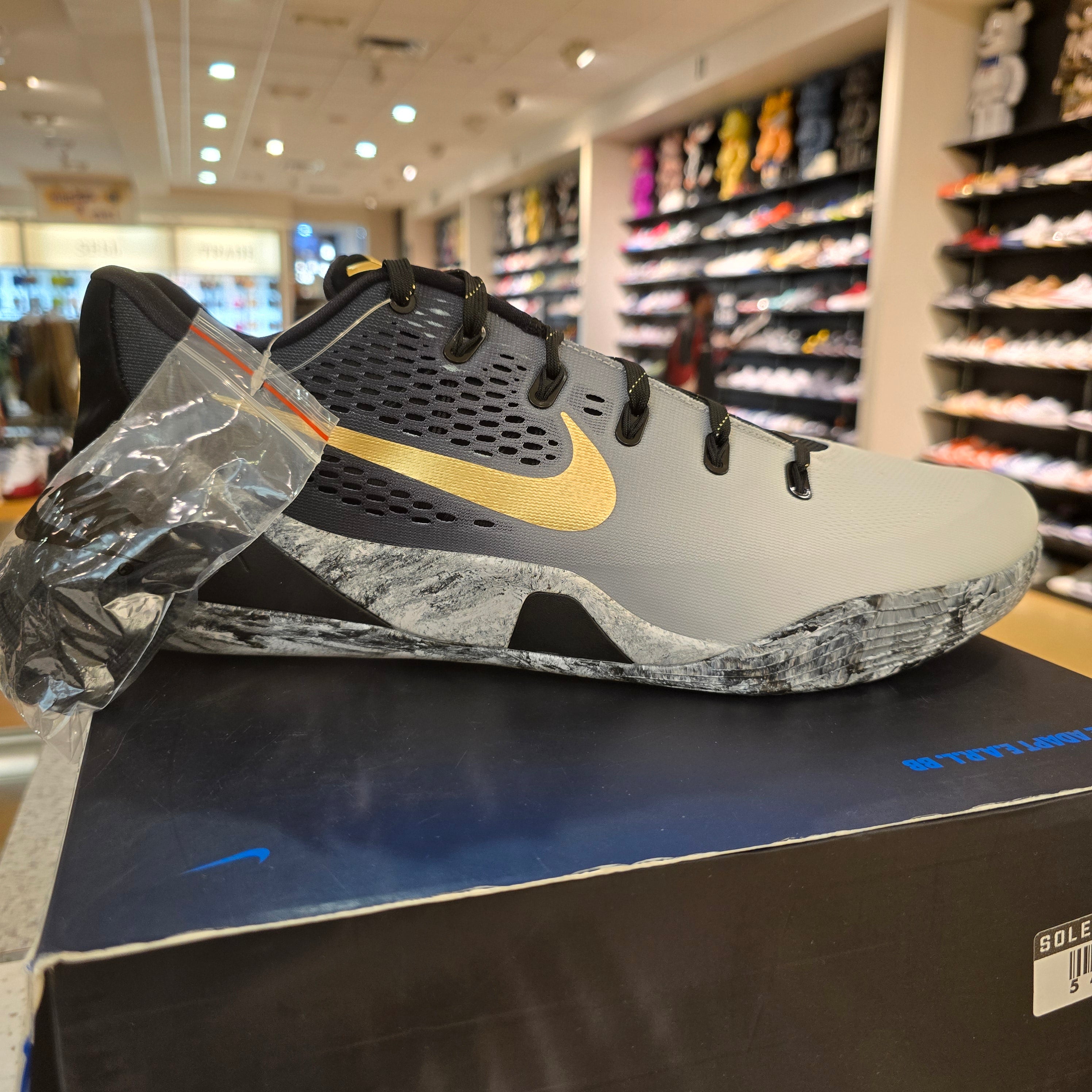 Nike Kobe 9 EM Low Protro Mambacita SZ 18 MISSING LID