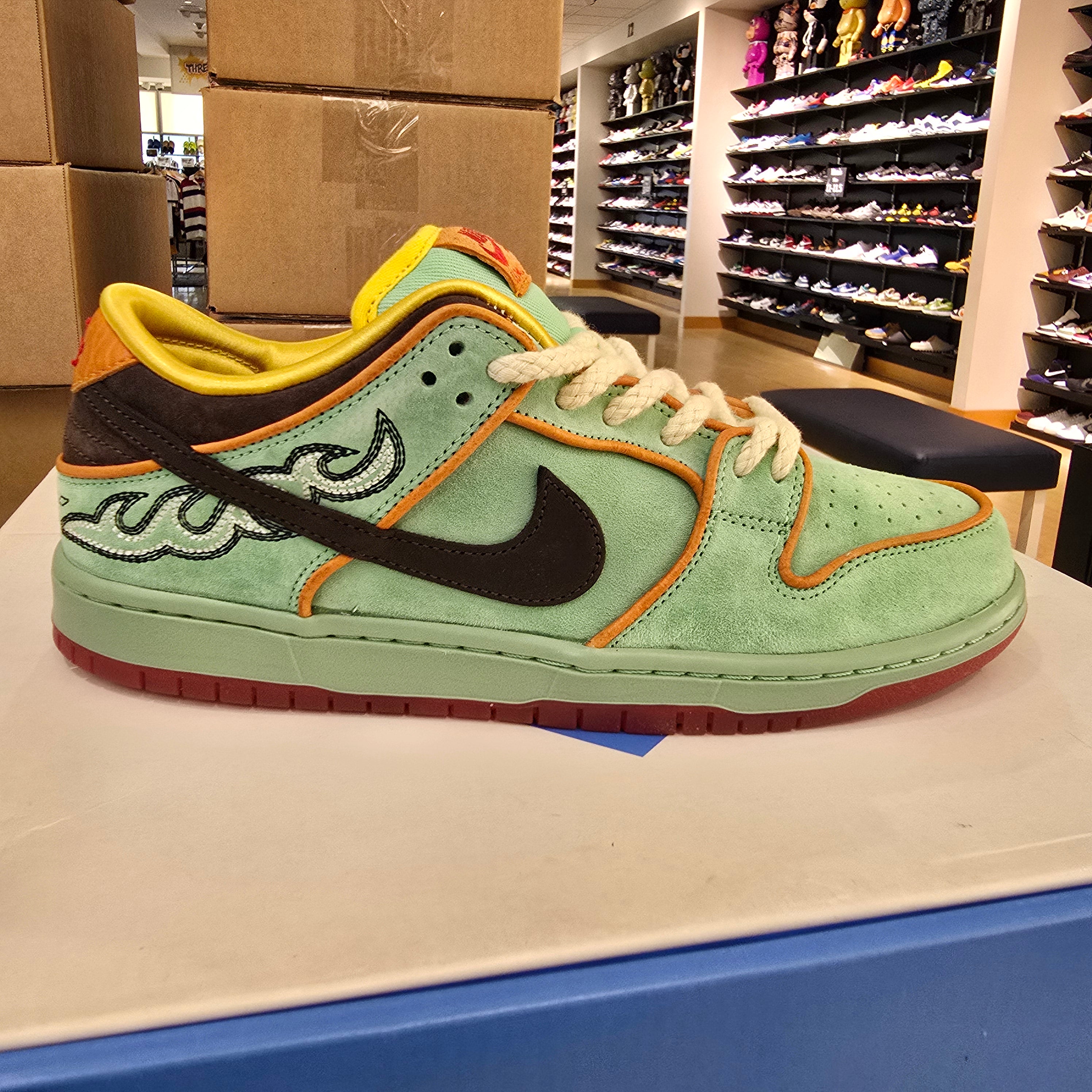 Nike SB Dunk Low Rodeo Tourmaline SZ 9.5