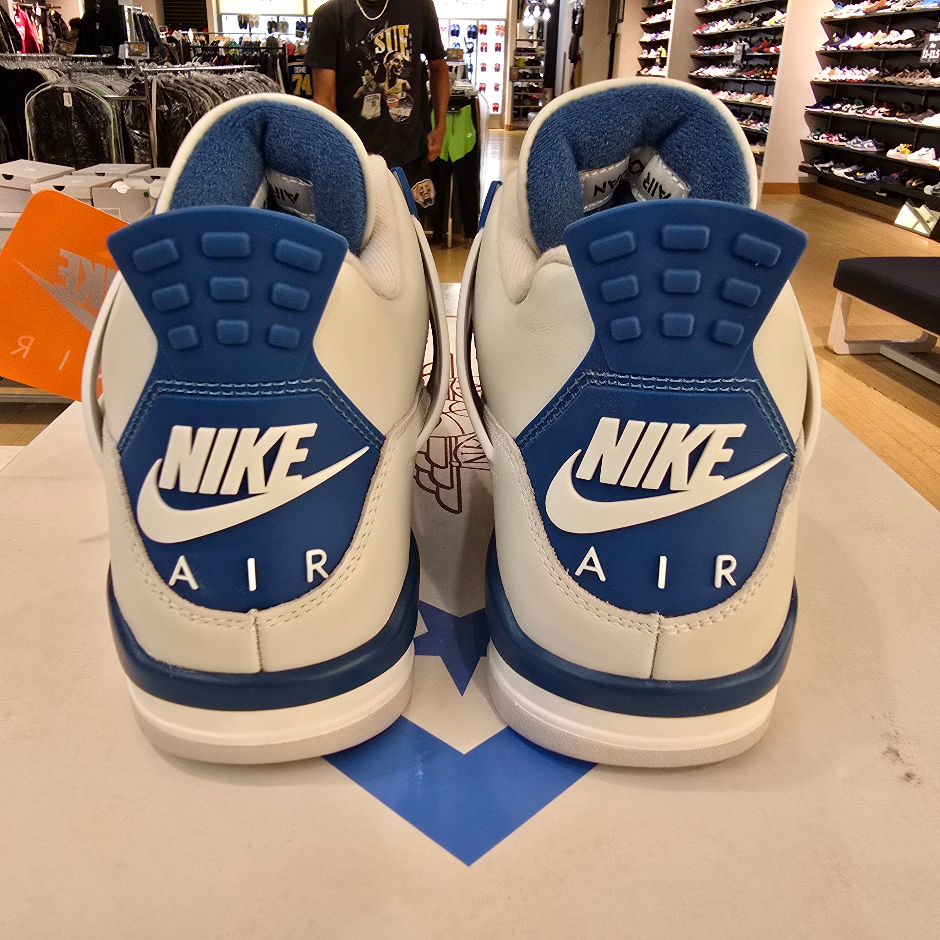Jordan 4 Retro Military Blue (2024) SZ 10
