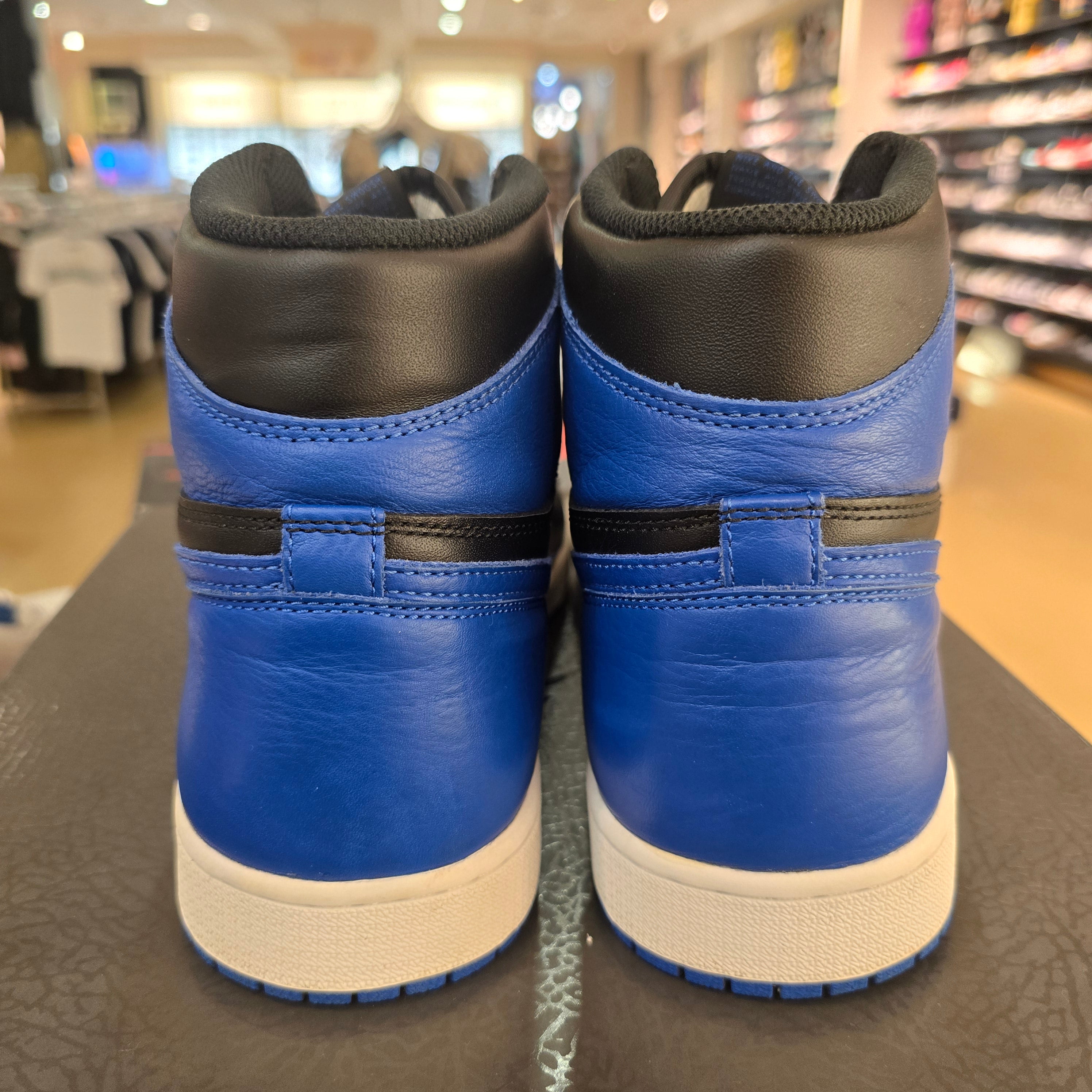 Air Jordan 1 Retro High Royal 2017 SZ 12 USED