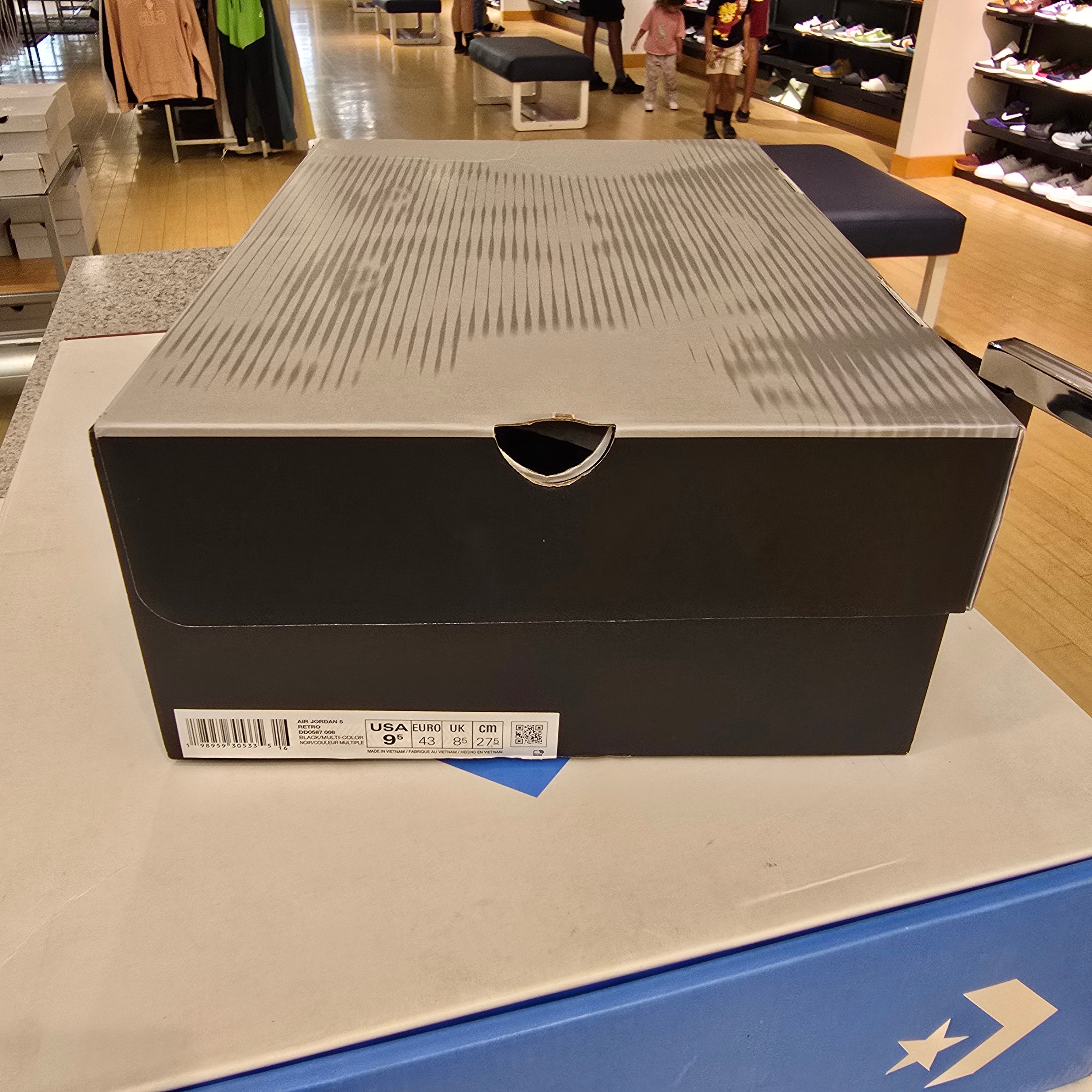 Jordan 5 Retro Black University Blue (2026) SZ 9.5