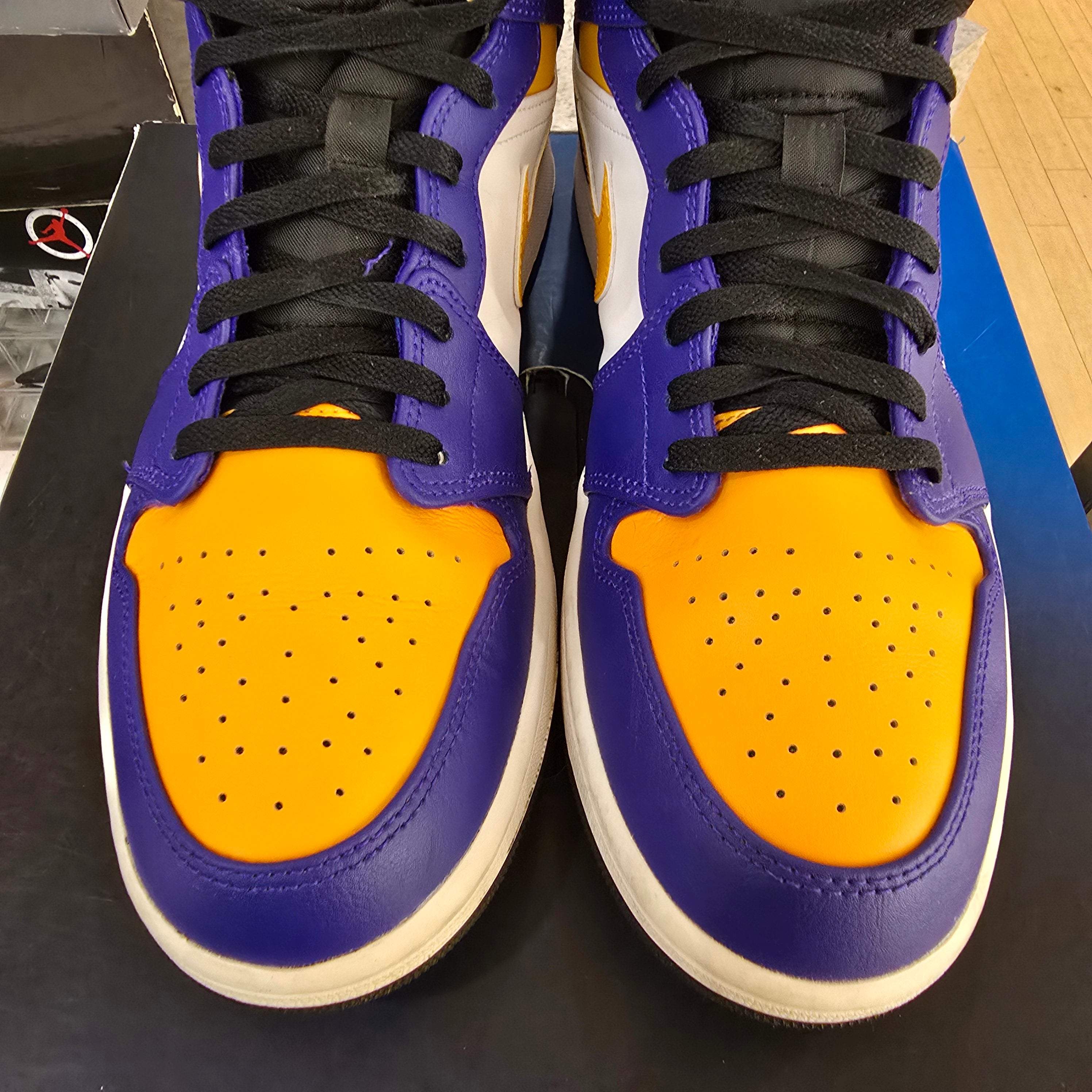Jordan 1 Mid Lakers SZ 12 USED