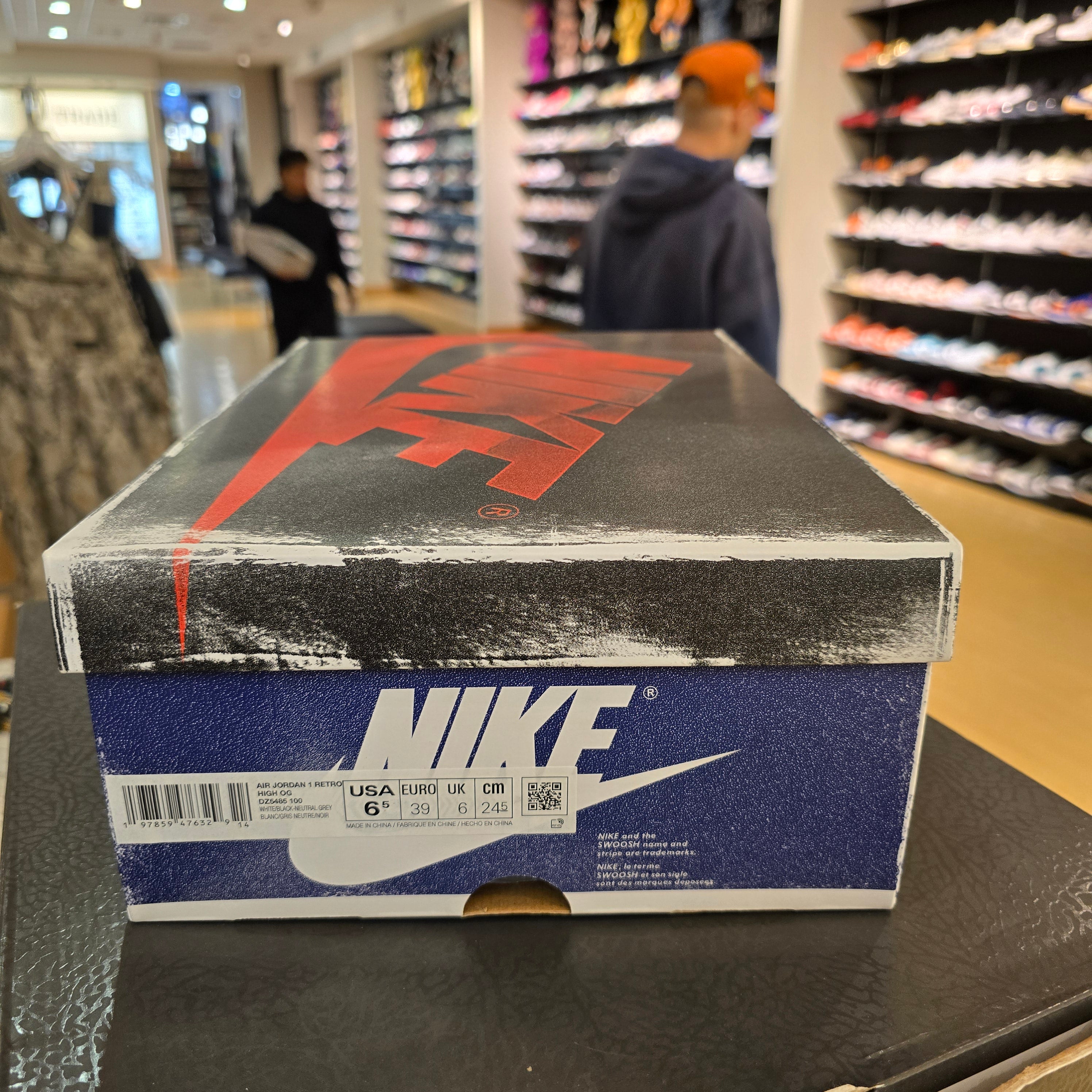 Jordan 1 Retro High OG Rare Air SZ 6.5 USED
