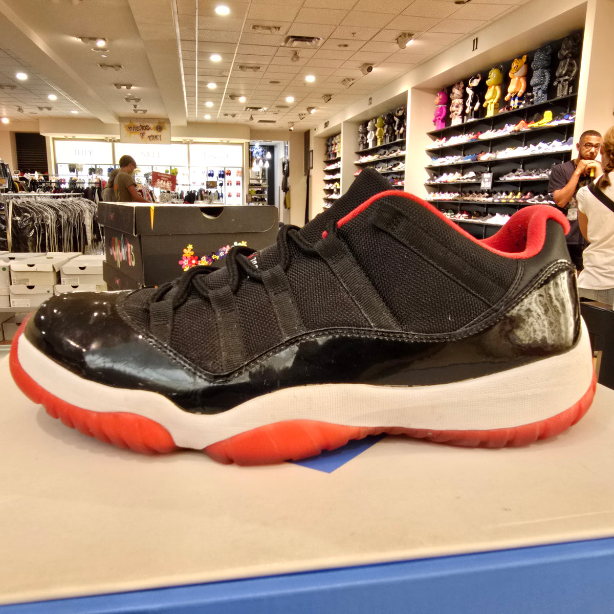 Jordan 11 Retro Low Bred (2015) SZ 12 USED NO BOX