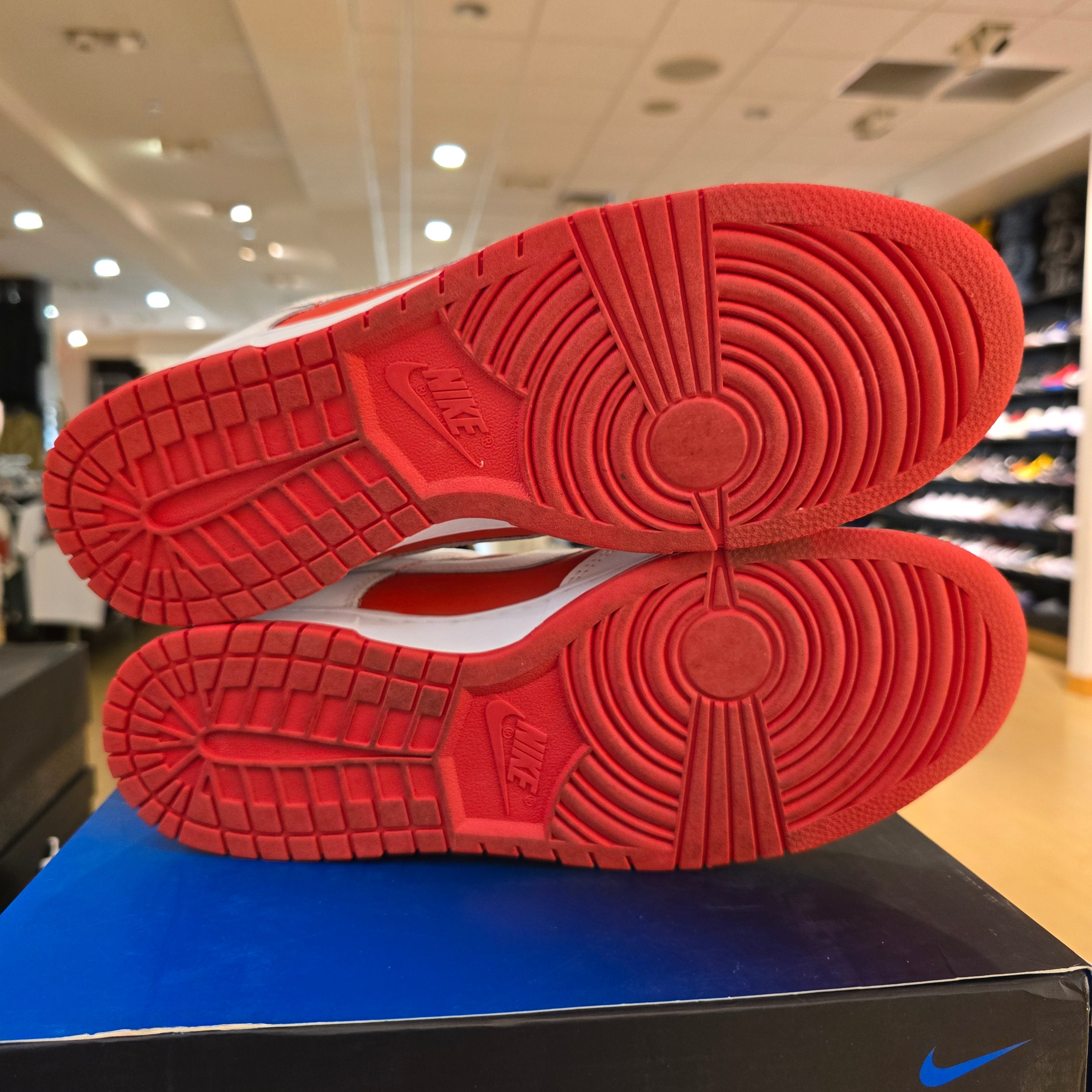 Nike Dunk Low Championship Red SZ 12 USED