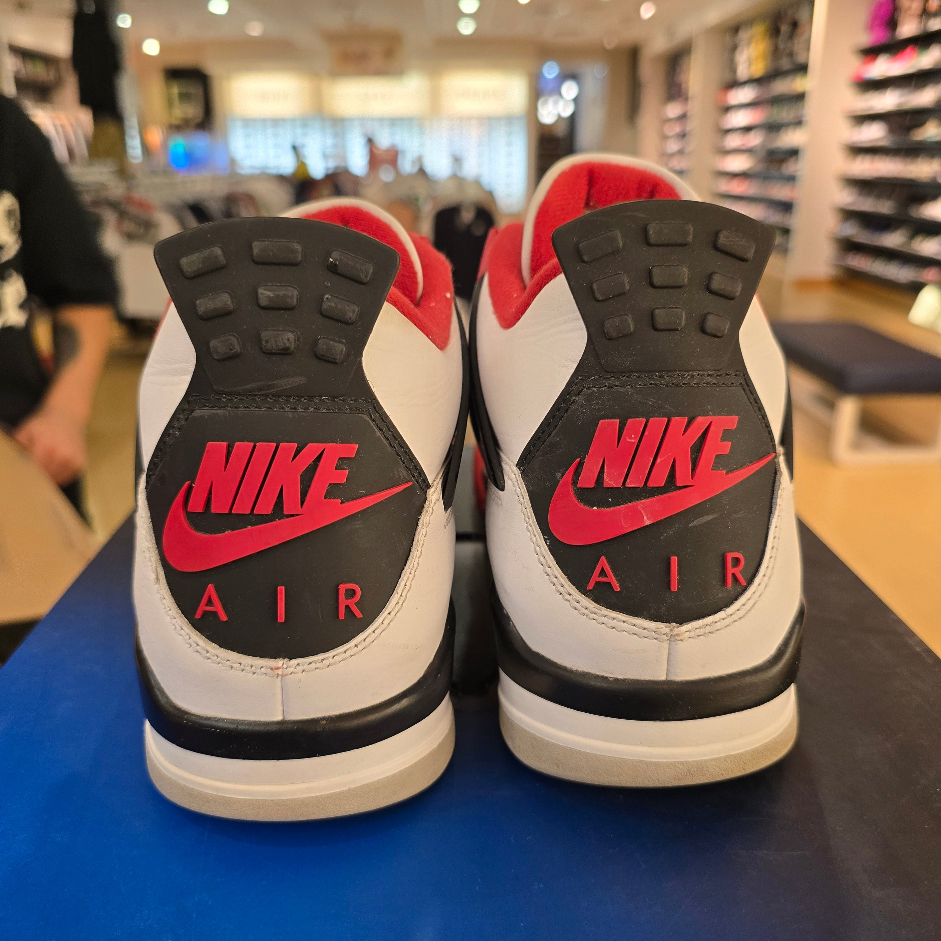 Jordan 4 Retro Fire Red (2020) SZ 11.5 USED
