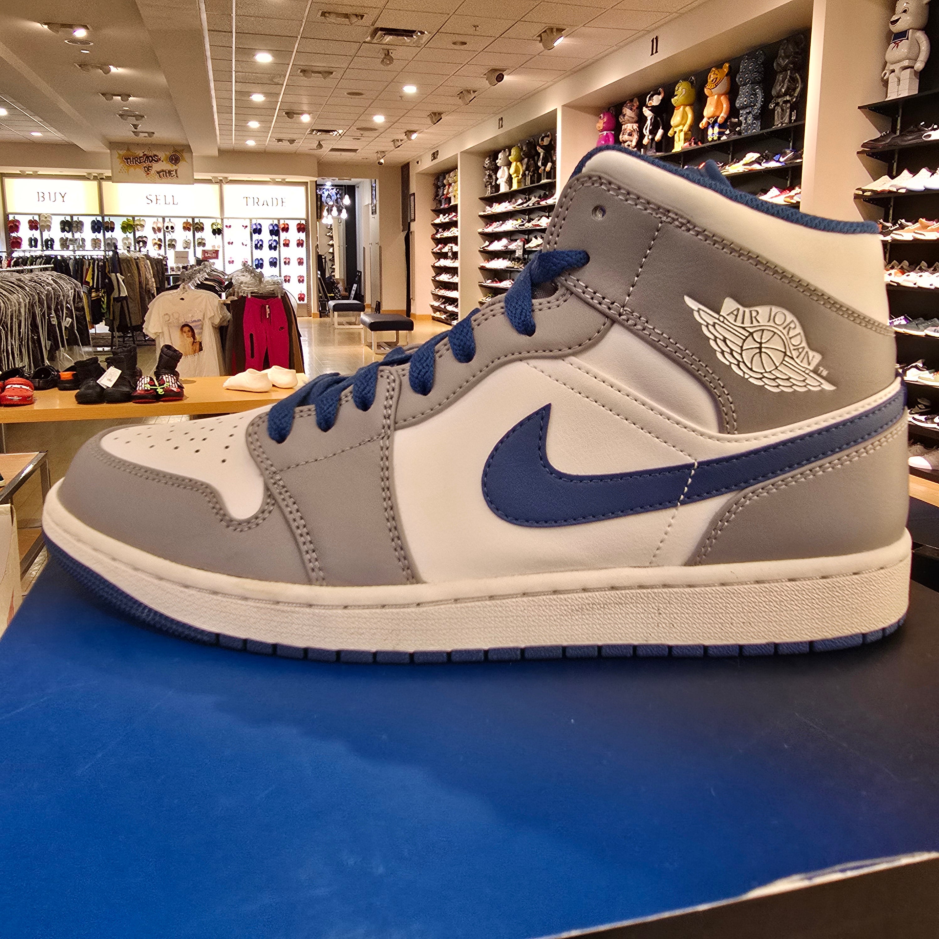 Jordan 1 Mid True Blue SZ 11 USED