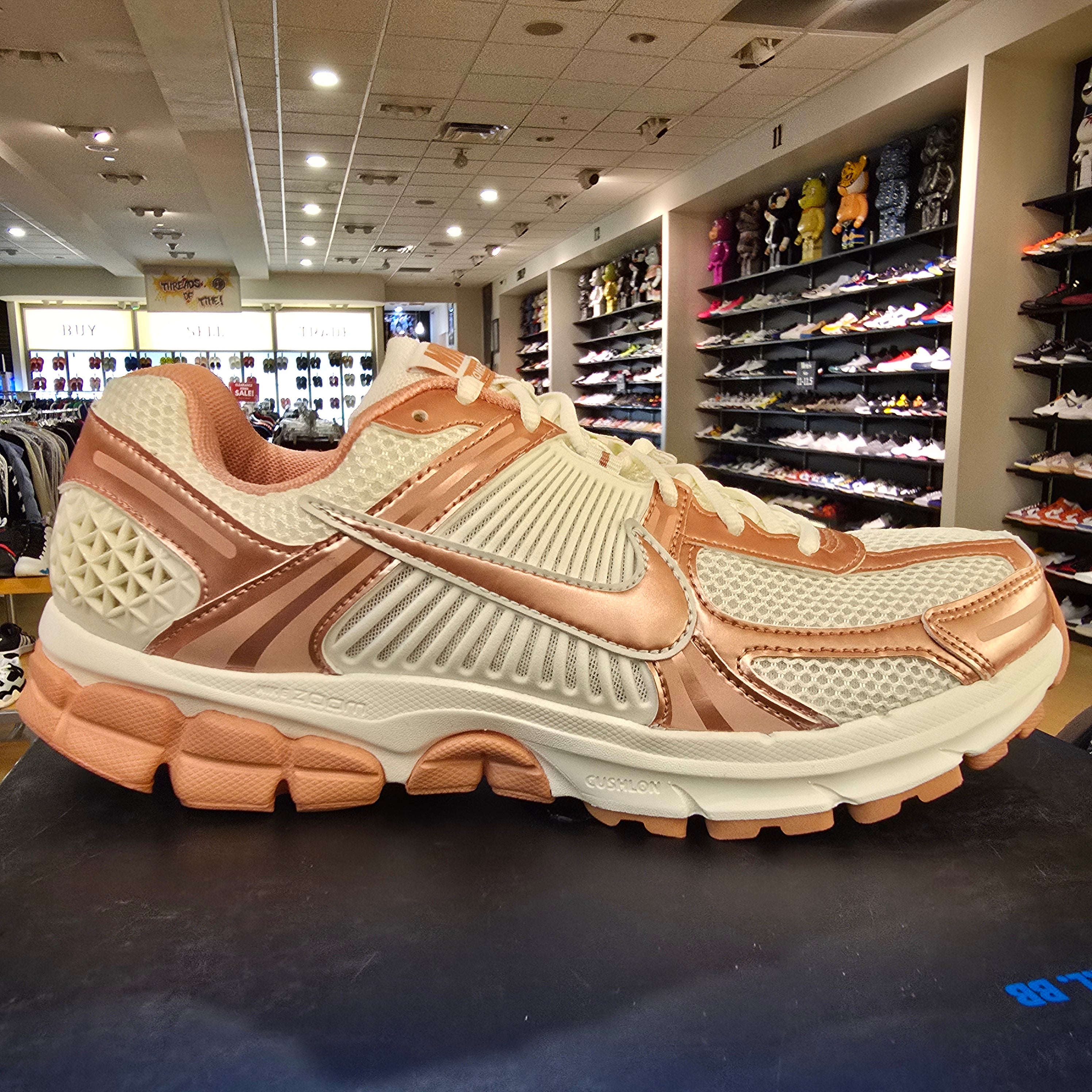 Nike Zoom Vomero 5 Rose Gold Women's SZ 12/10.5M MISSING LID