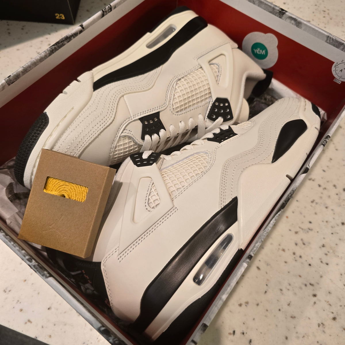 Jordan 4 Retro Flight Club SZ 10.5