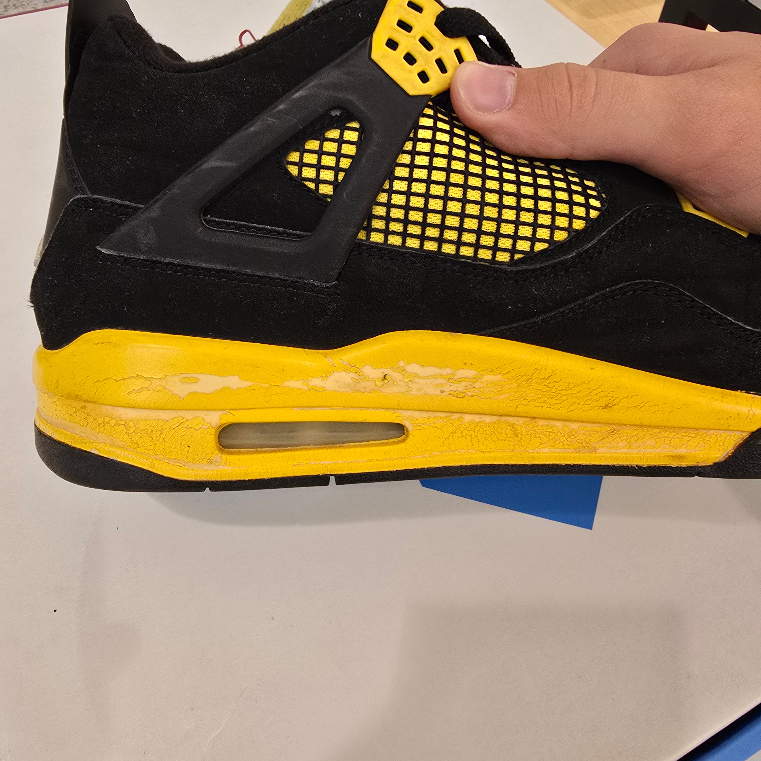 Jordan 4 Retro Thunder (2012) SZ 12 USED NO BOX SEPERATION (NOT SAFE TO WEAR)