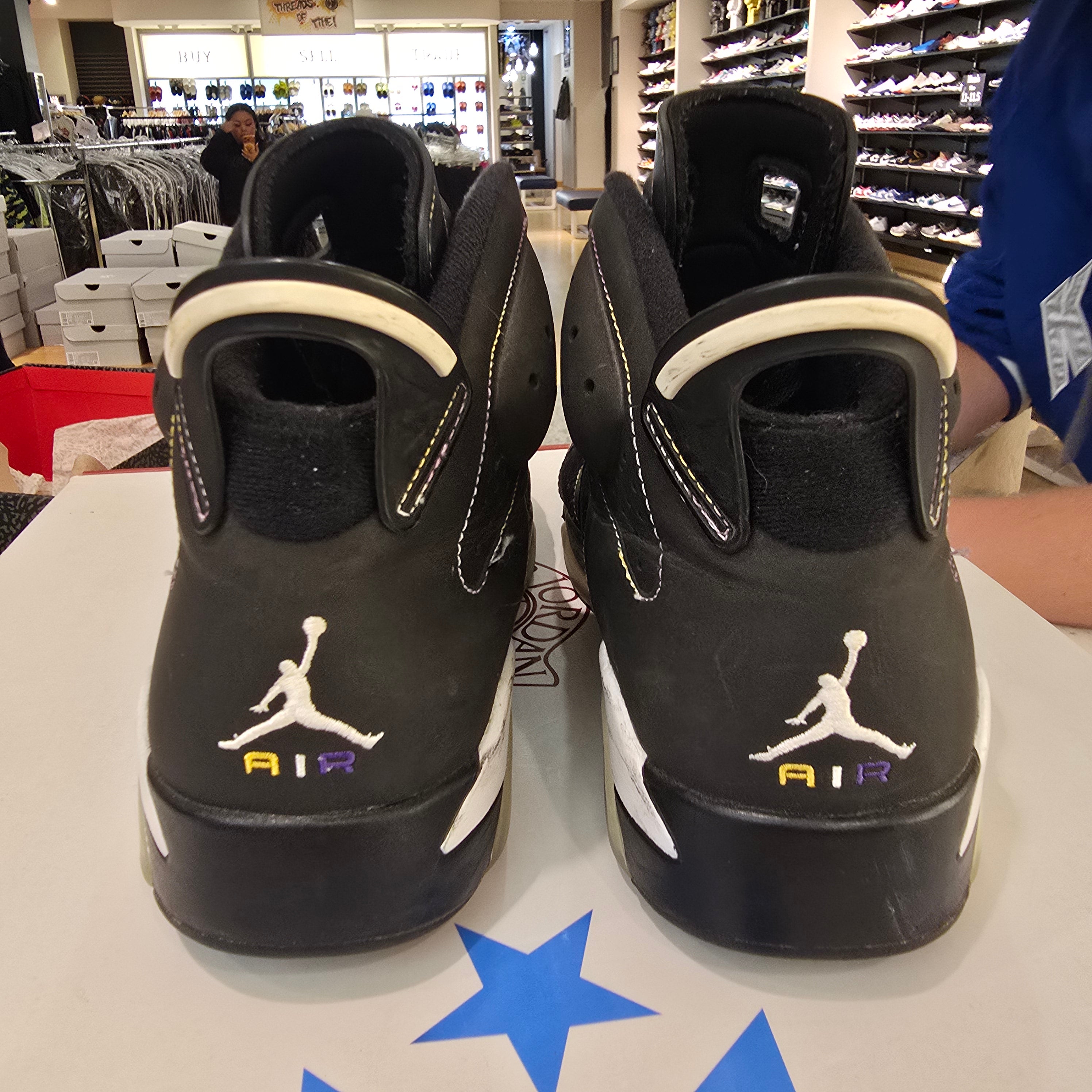 Jordan 6 Retro Lakers (2010) SZ 10.5 USED NO BOX SEPERATION (NOT SAFE TO WEAR)