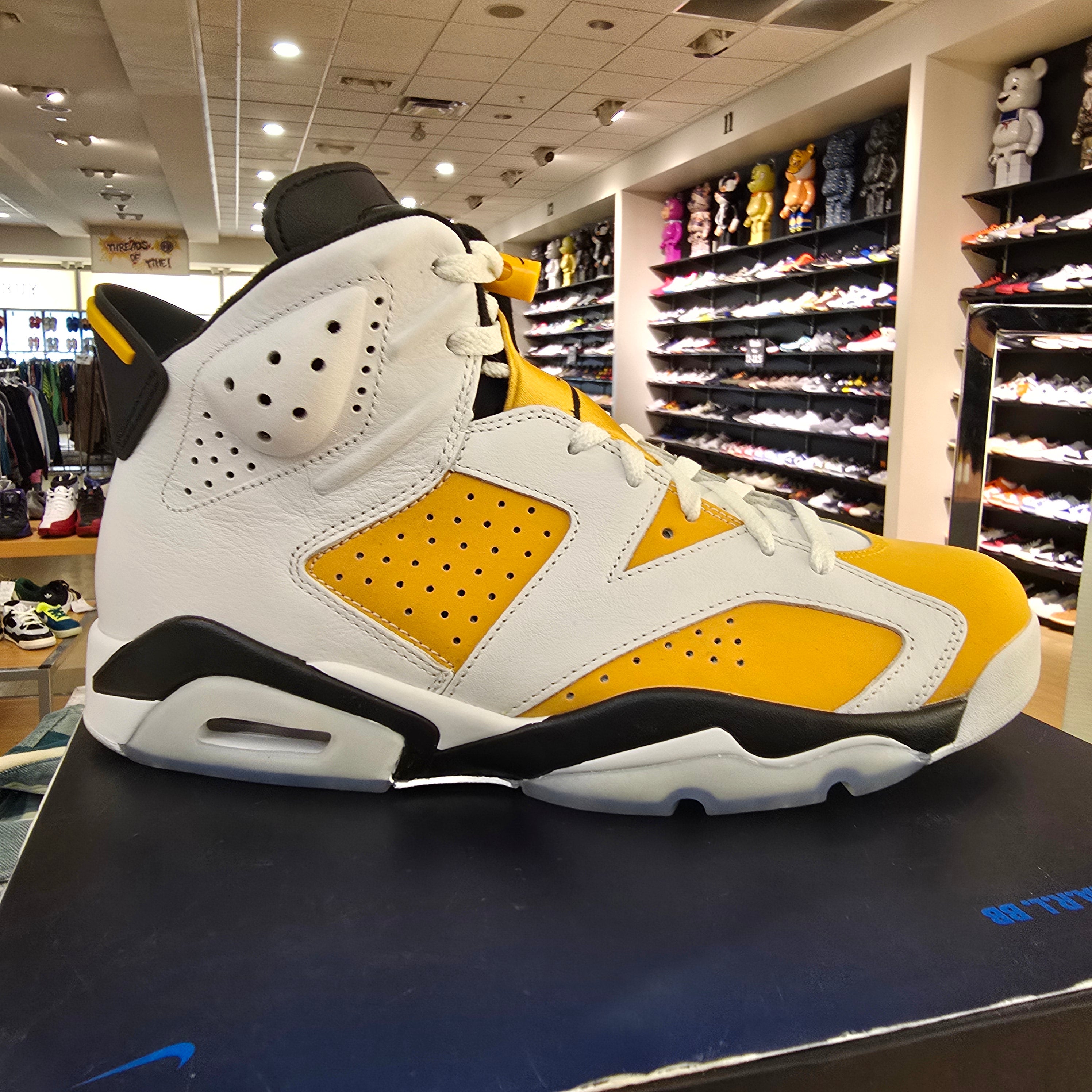 Jordan 6 Retro Yellow Ochre SZ 10.5 USED