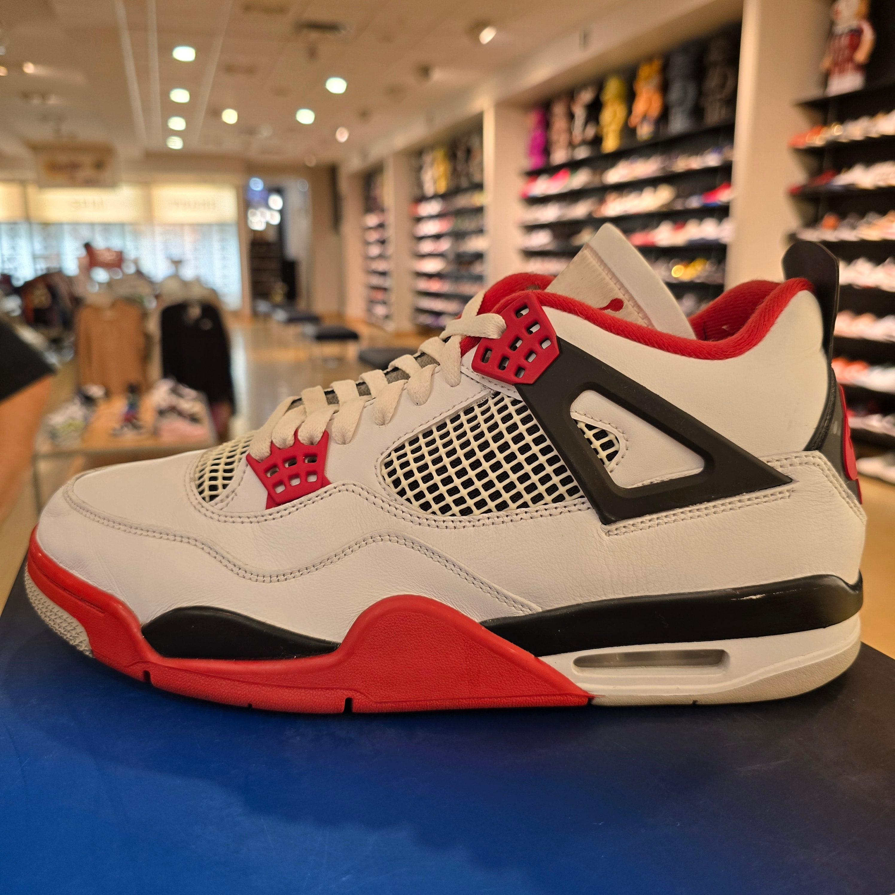 Jordan 4 Retro Fire Red (2020) SZ 11.5 USED