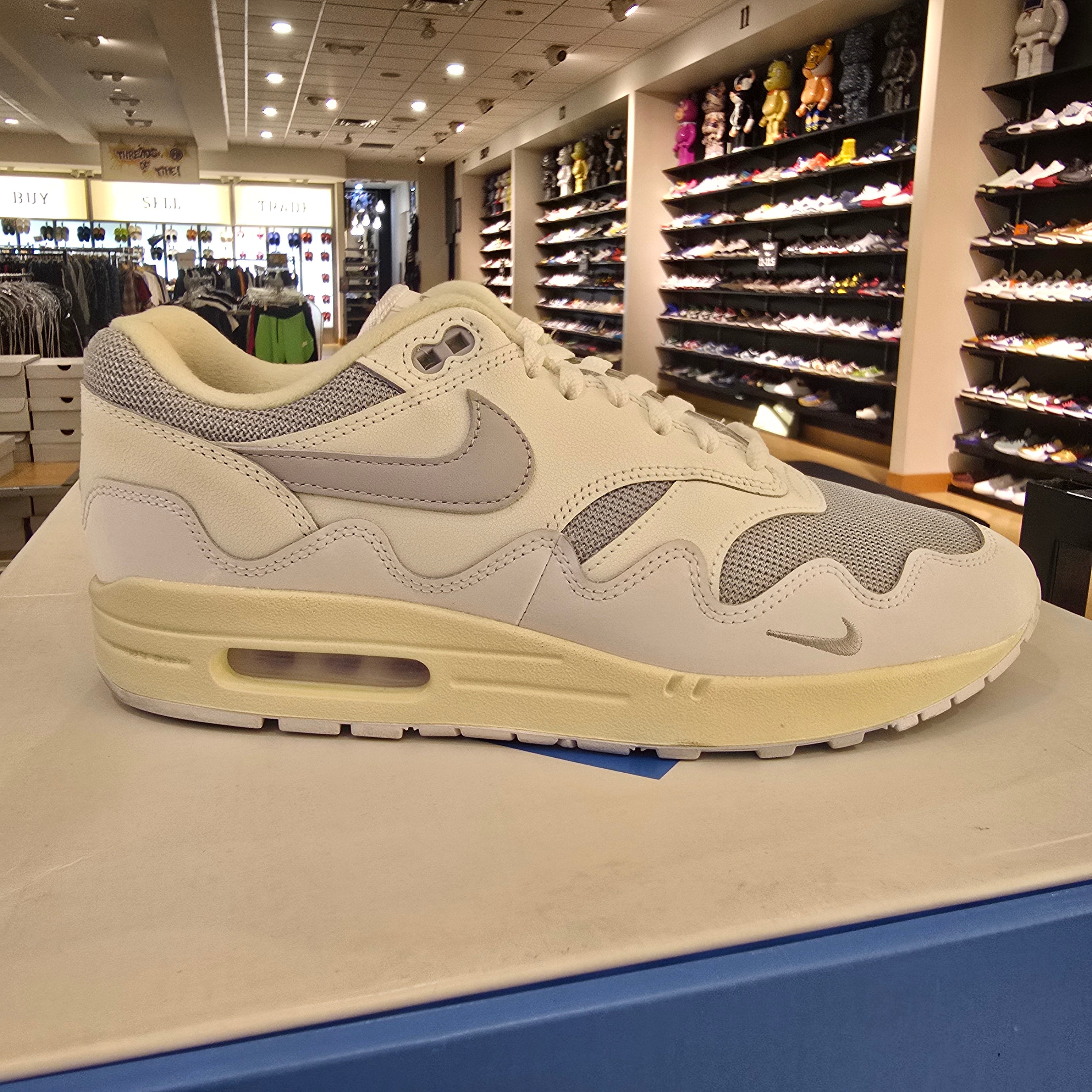 Nike Air Max 1 Patta Waves White SZ 10 USED NO BOX