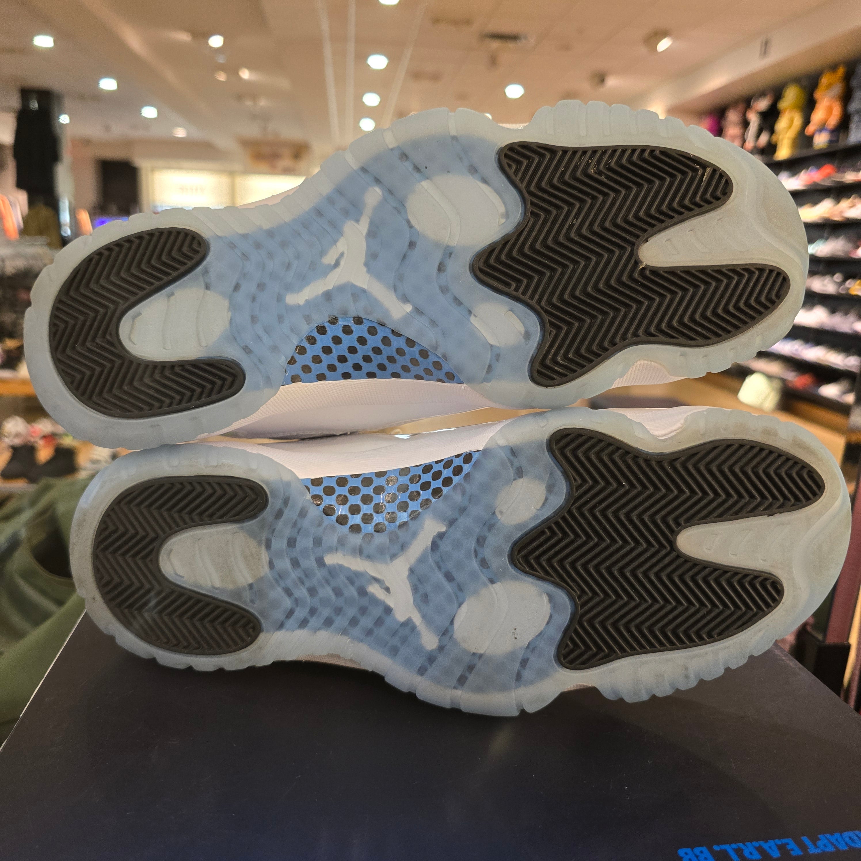 Jordan 11 Retro Legend Blue (2024) SZ 10.5 USED NO BOX