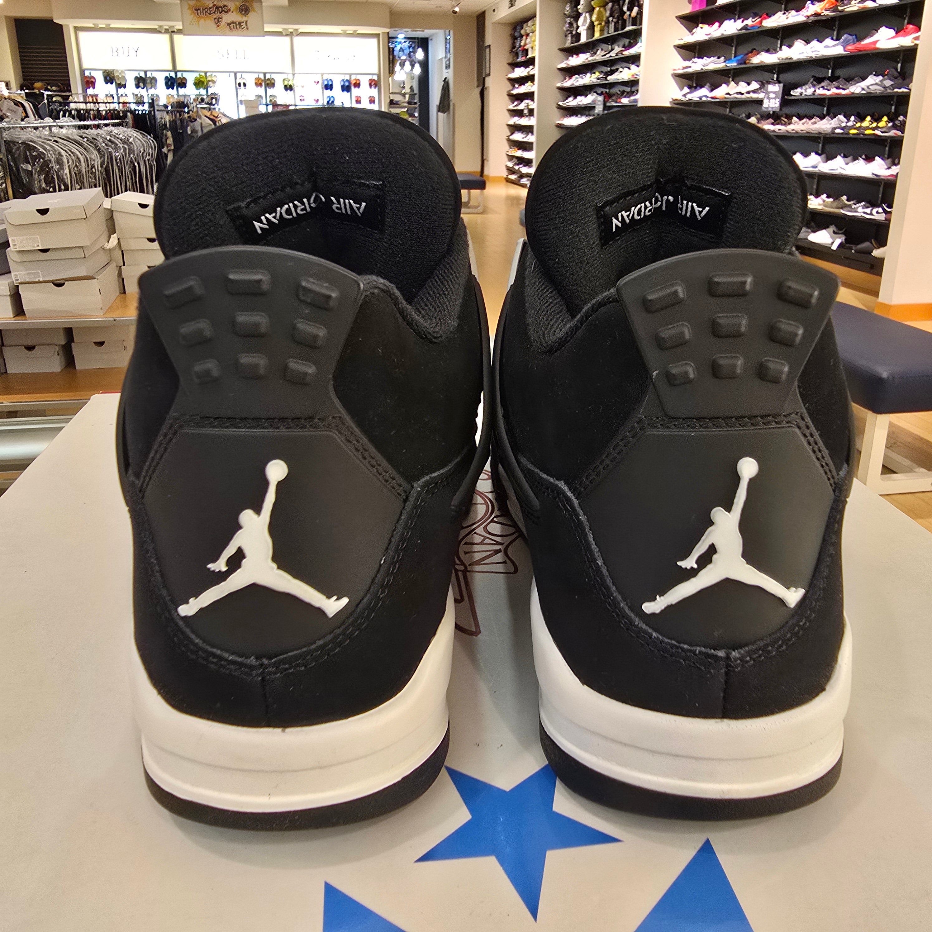 Jordan 4 Retro White Thunder SZ 8.5 USED