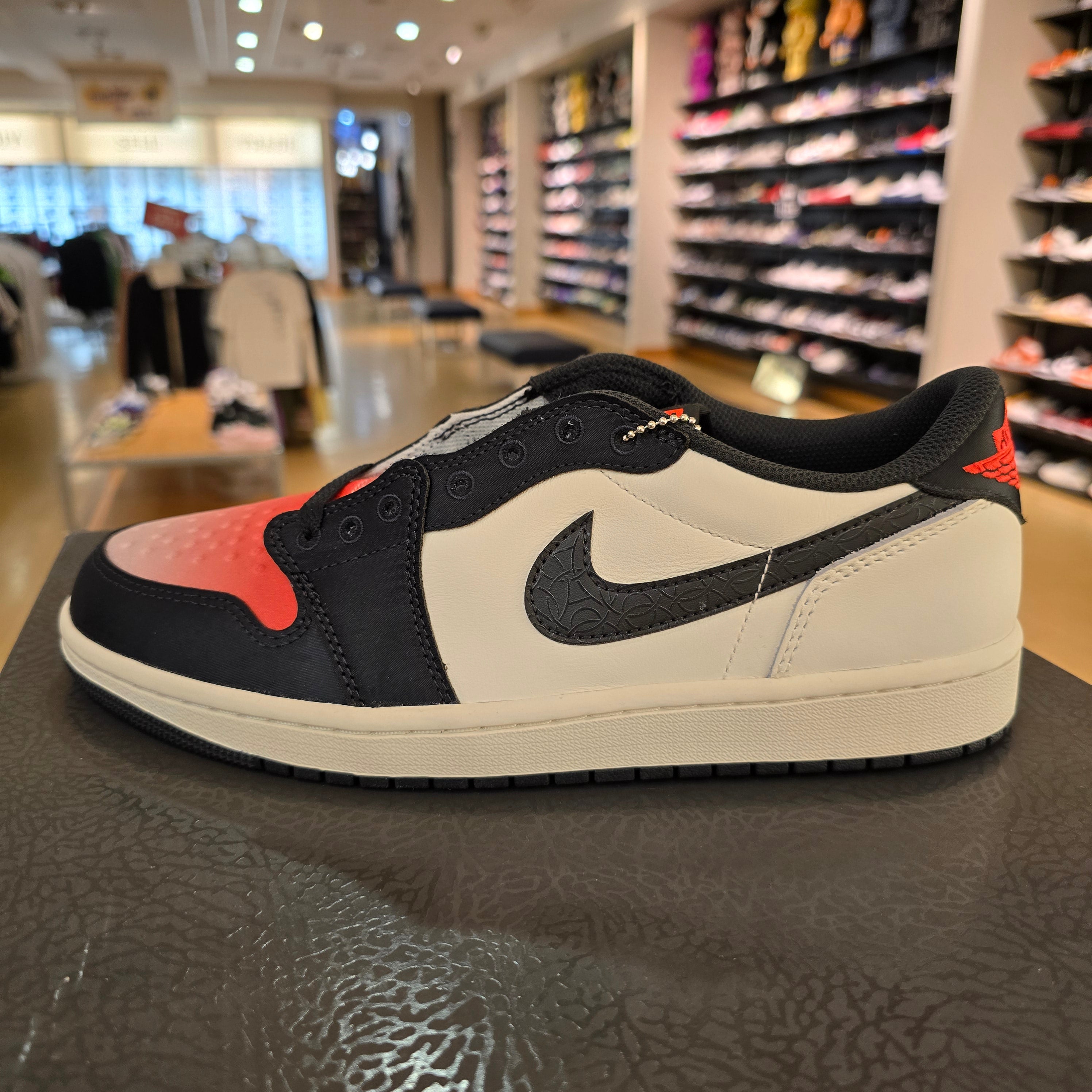 Jordan 1 Retro Low OG PSG Paris Saint-Germain SZ 9.5