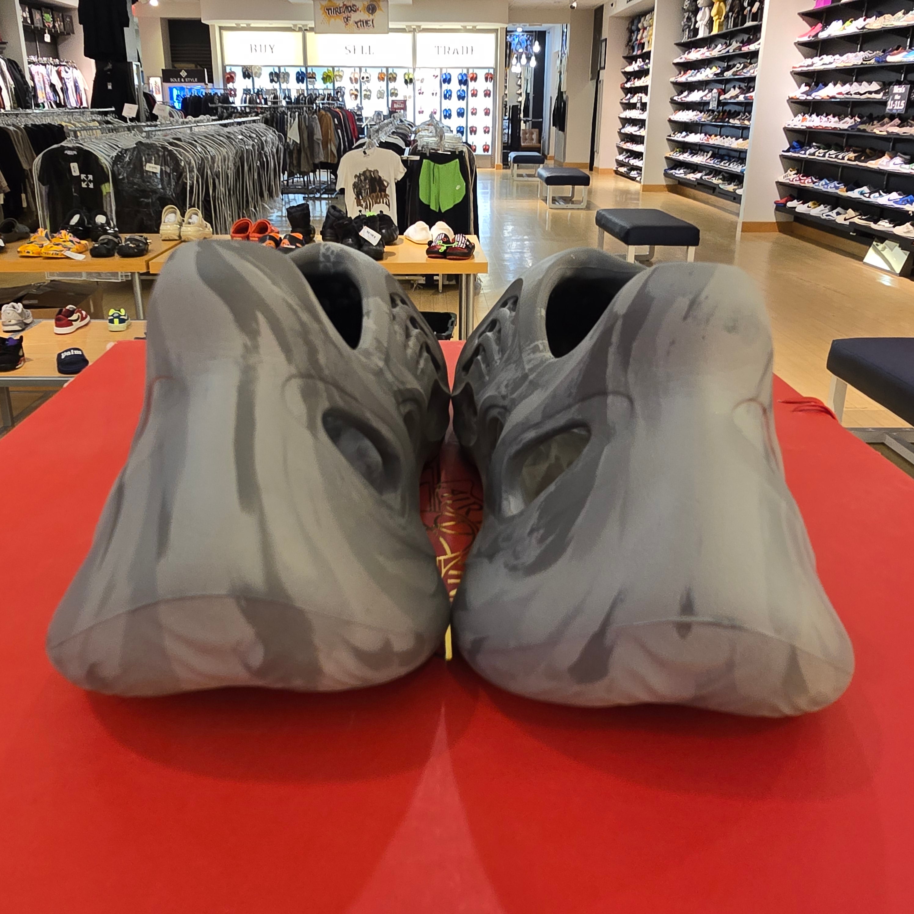 Adidas Yeezy Foam RNR MX Granite SZ 10 USED