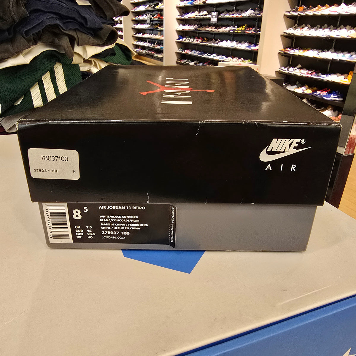 Jordan 11 Retro Concord (2018) SZ 8.5 USED