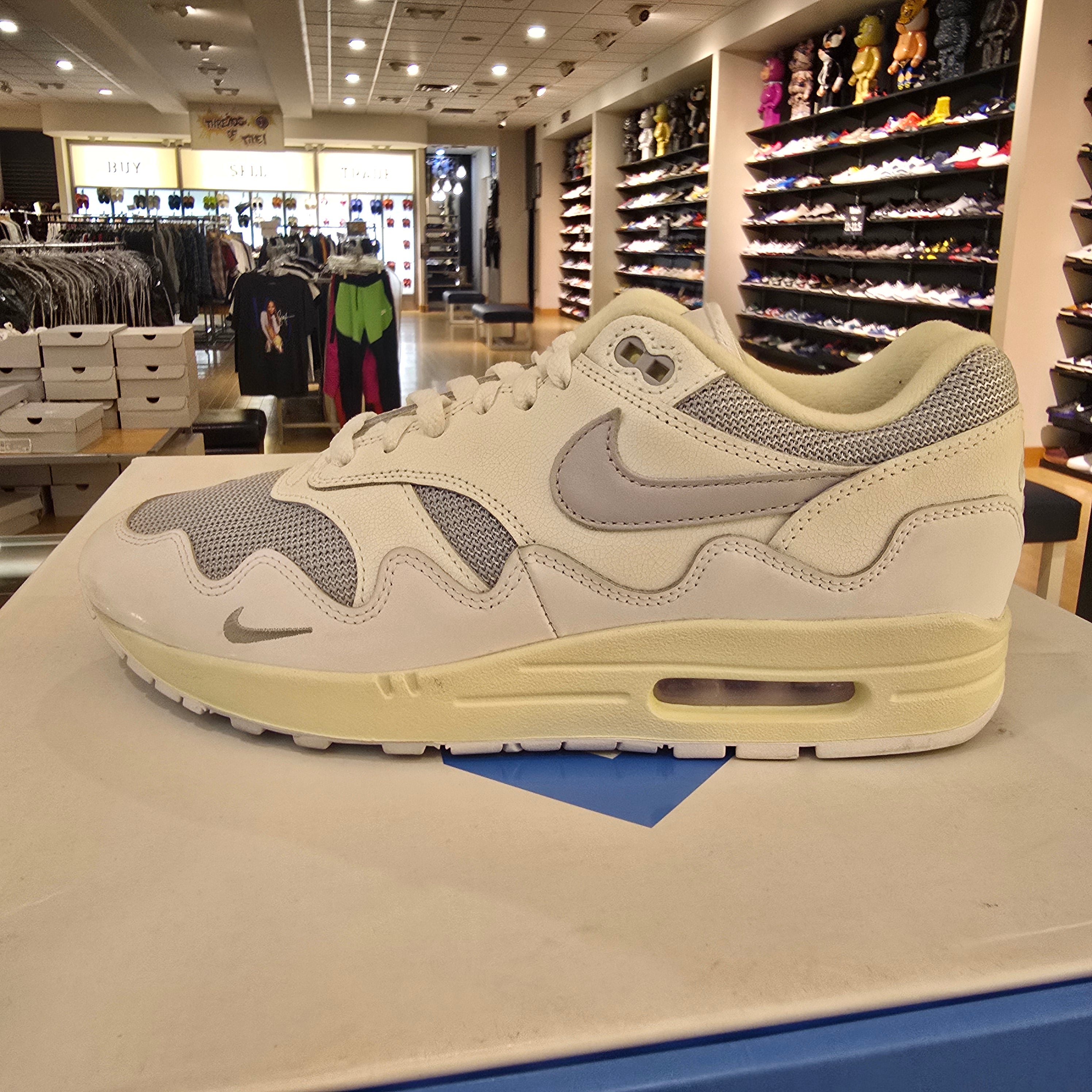 Nike Air Max 1 Patta Waves White SZ 10 USED NO BOX