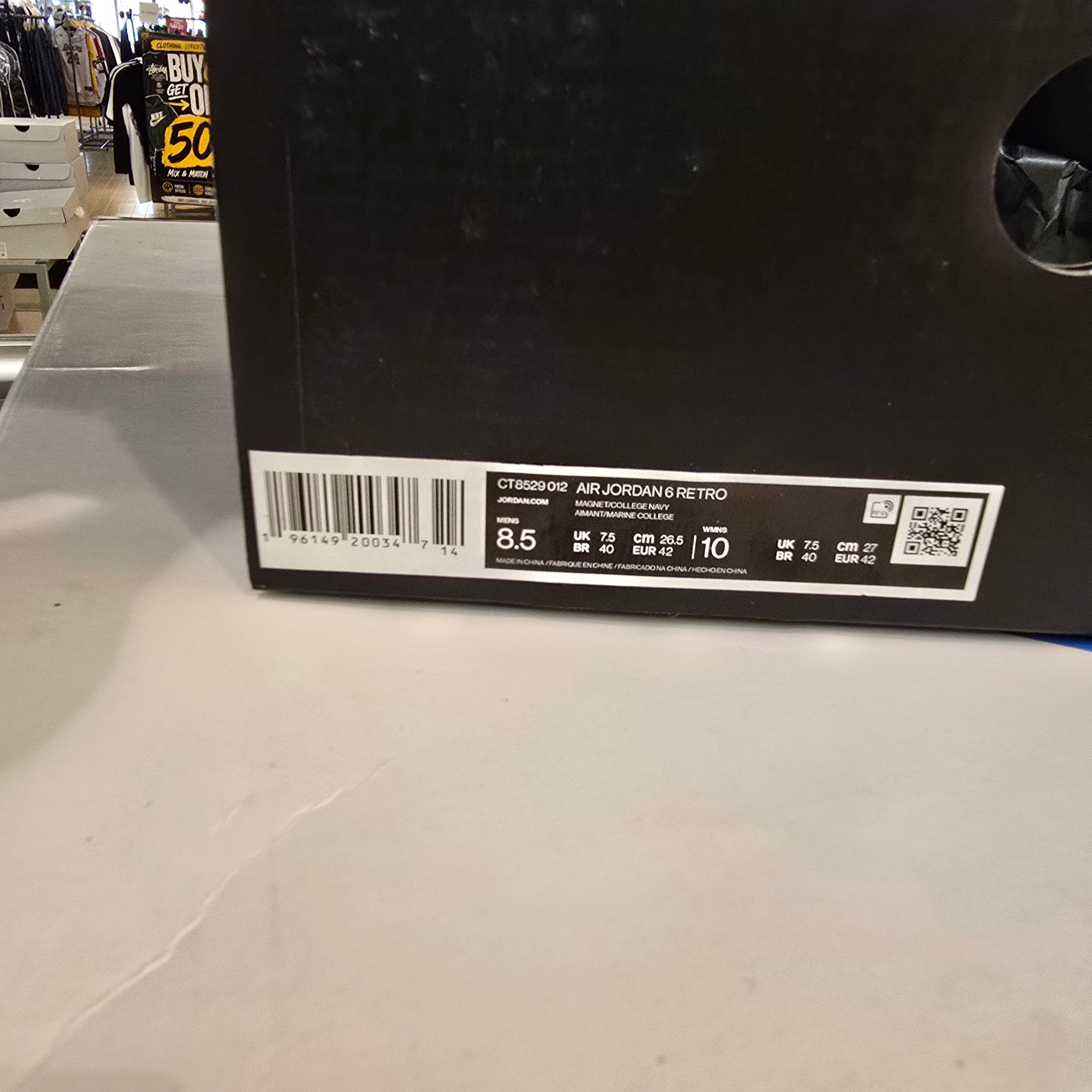 Jordan 6 Retro Georgetown (2022) SZ 8.5 SCUFF
