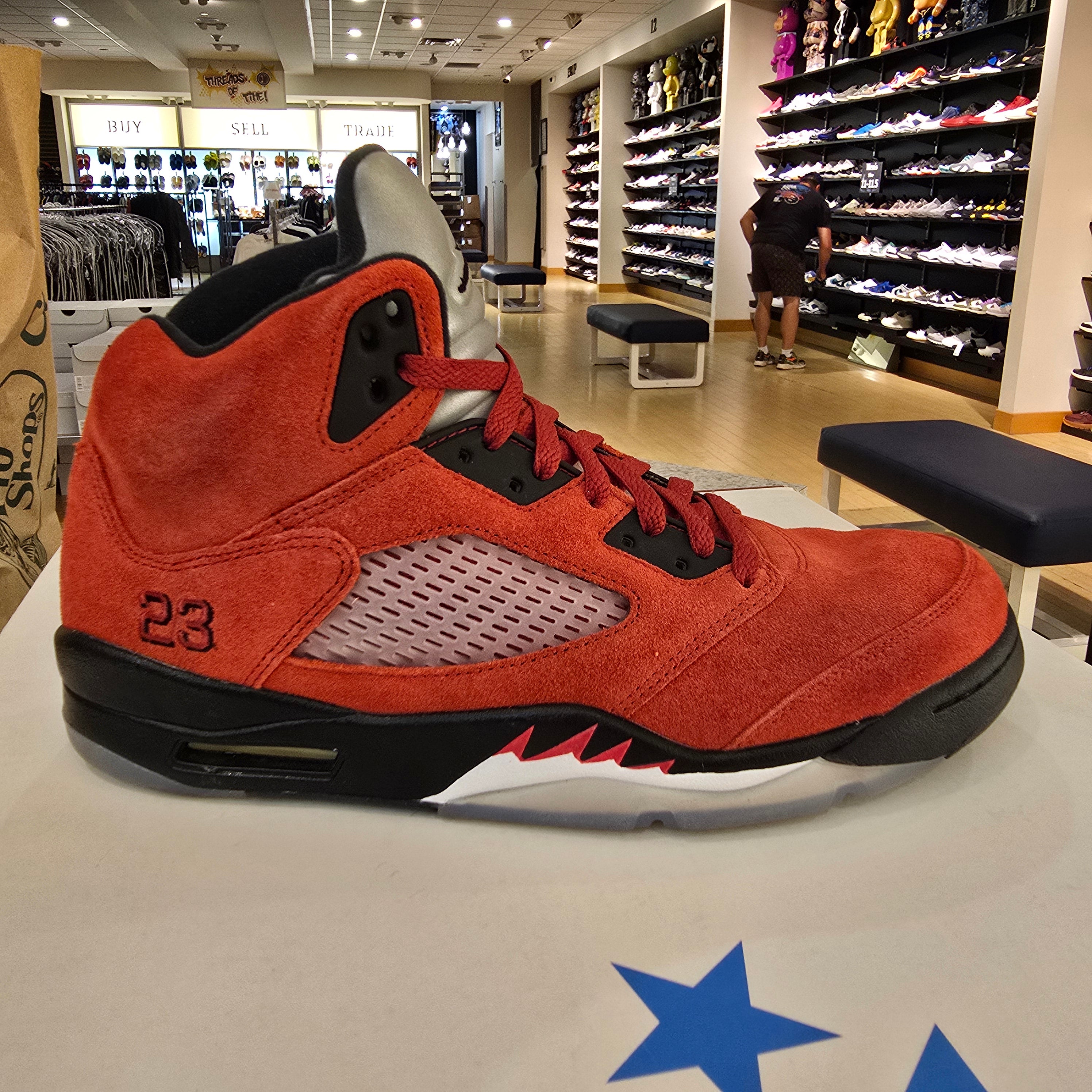 Jordan 5 Retro Raging Bull Red (2021) SZ 10.5 USED
