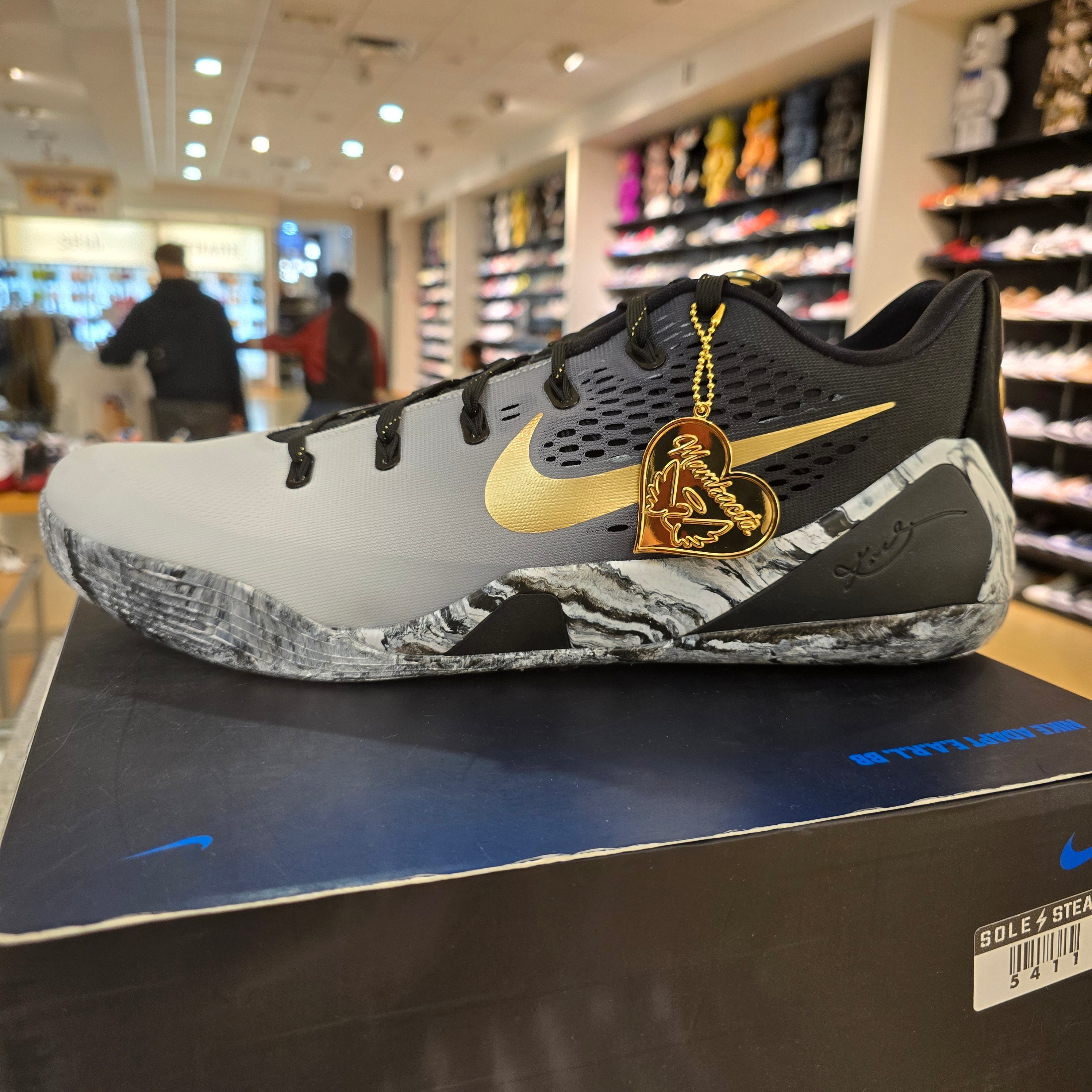 Nike Kobe 9 EM Low Protro Mambacita SZ 18 MISSING LID