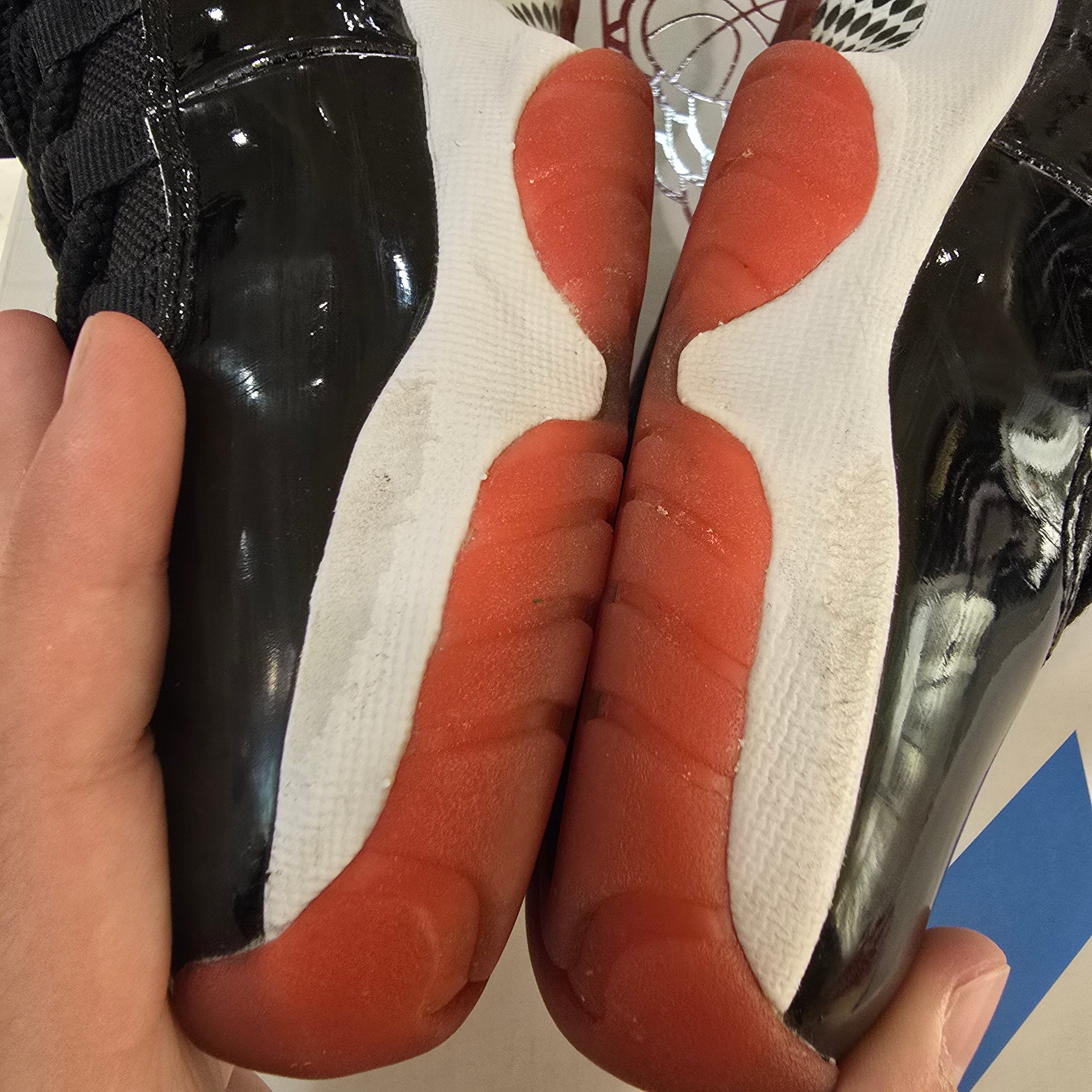 Jordan 11 Retro Playoffs Bred (2019) SZ 8.5 USED NO BOX