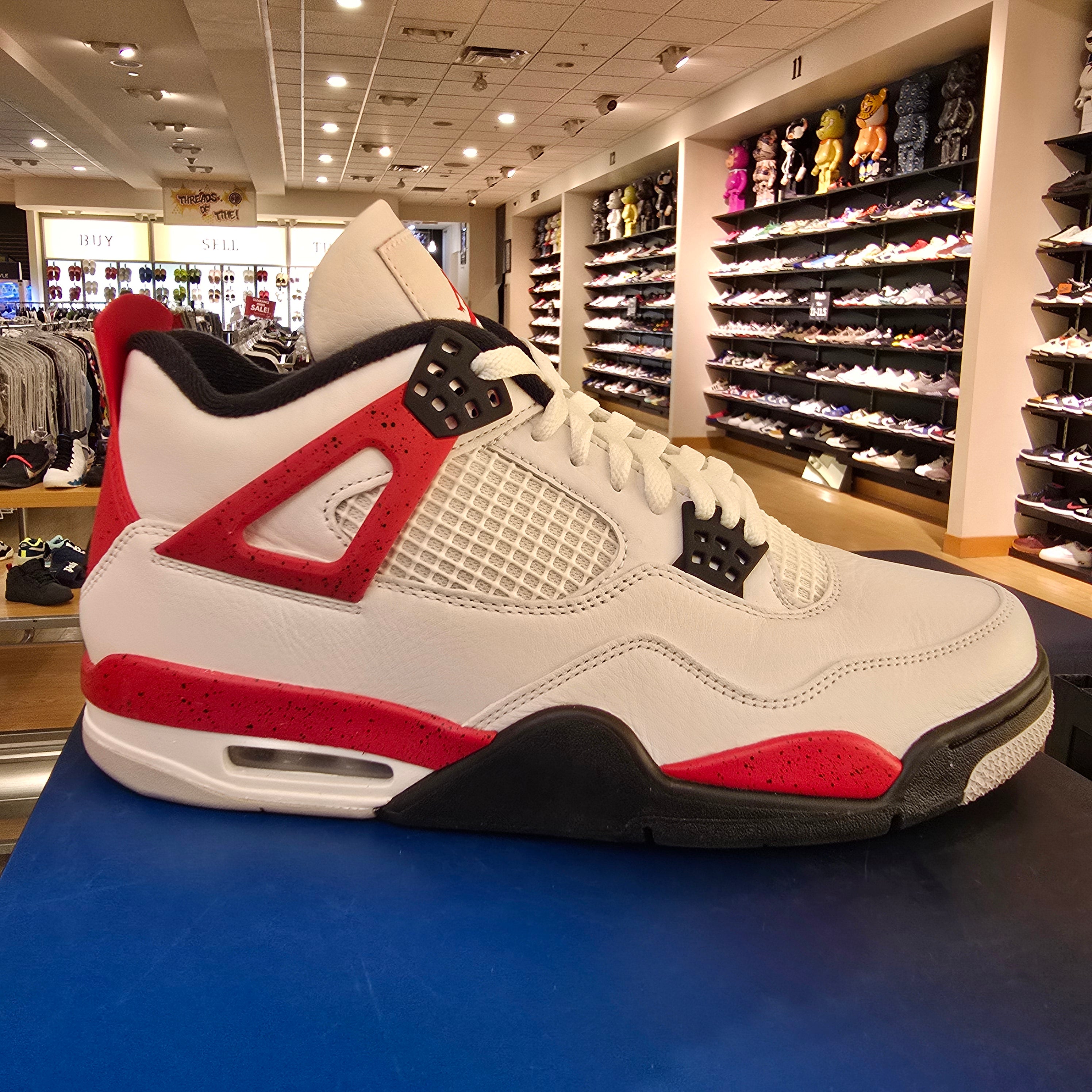 Jordan 4 Retro Red Cement SZ 11 USED