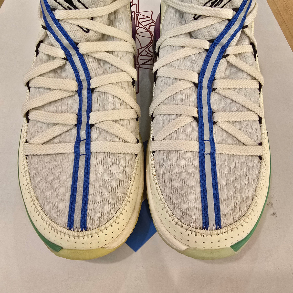 Nike LeBron 17 Low Glow-In-The-Dark Size 8.5 USED NO BOX