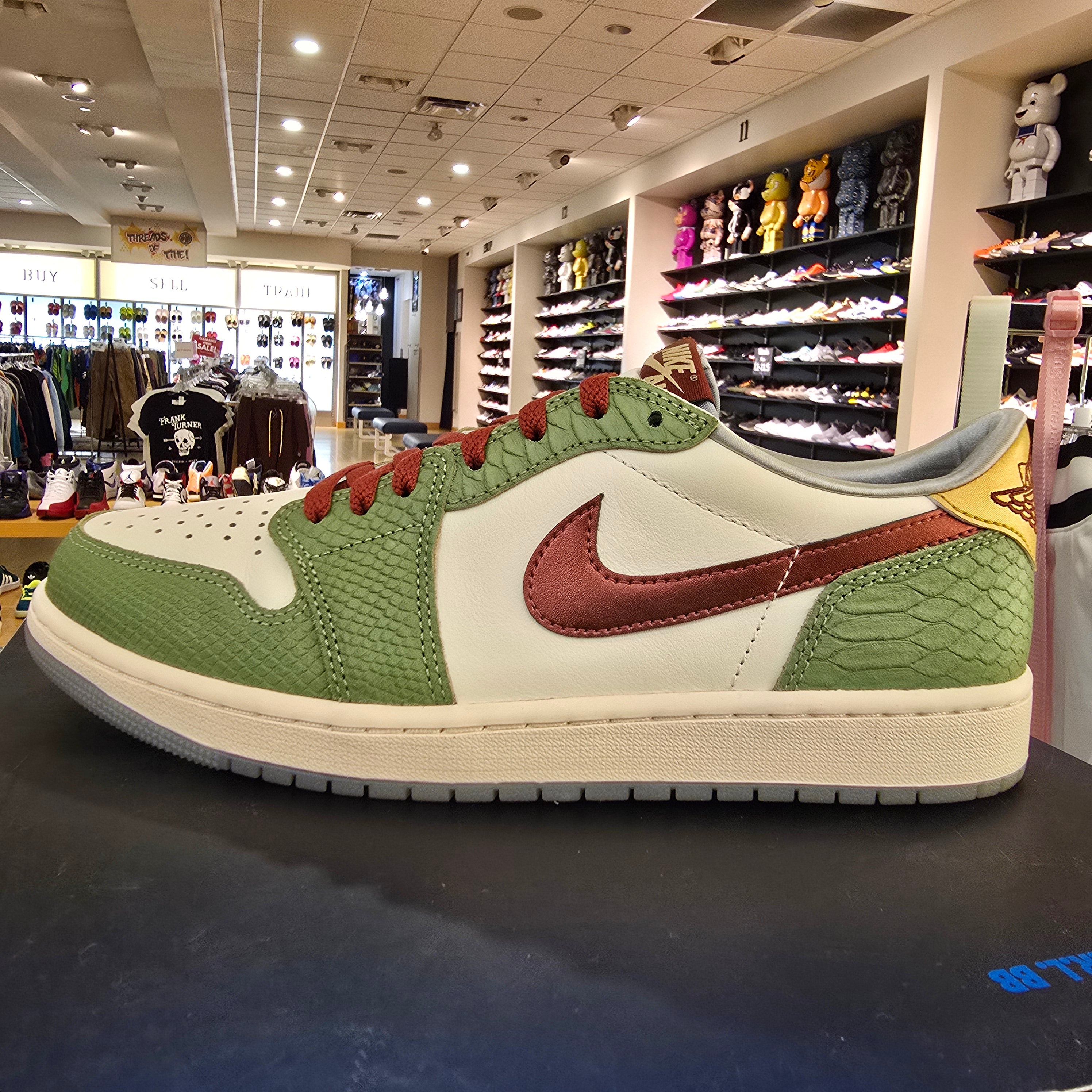 Jordan 1 Retro Low OG Year of the Dragon (2024) SZ 10 USED
