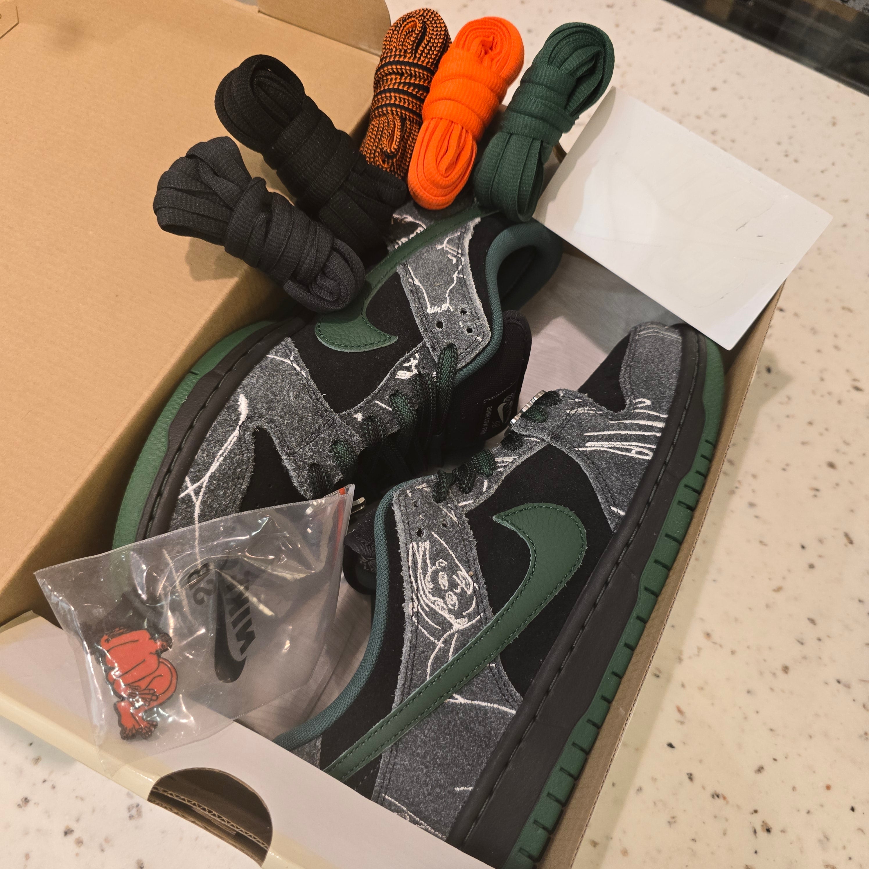 Nike SB Dunk Low There Skateboards SZ 7.5
