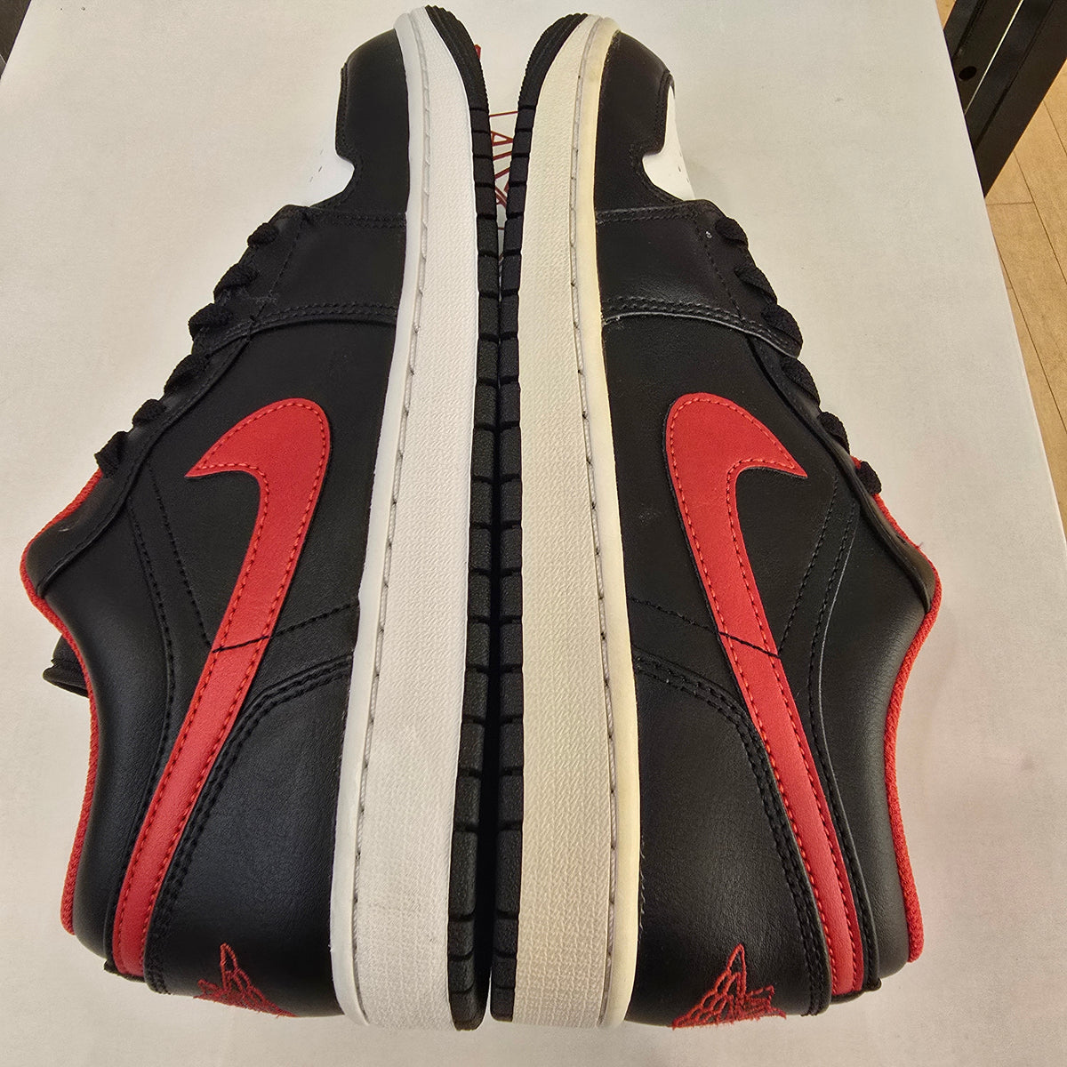 Jordan 1 Low White Toe SZ 10 YELLOWED