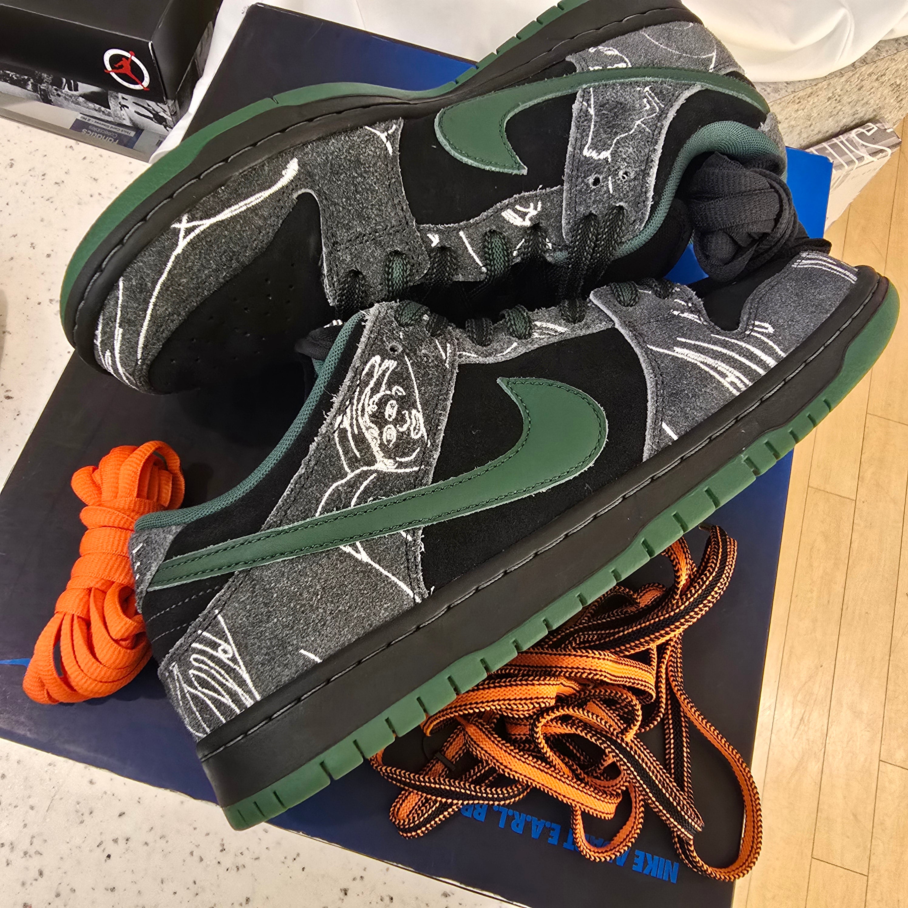 Nike Dunk SB Dunk Low There Skateboards SZ 10 USED NO BOX