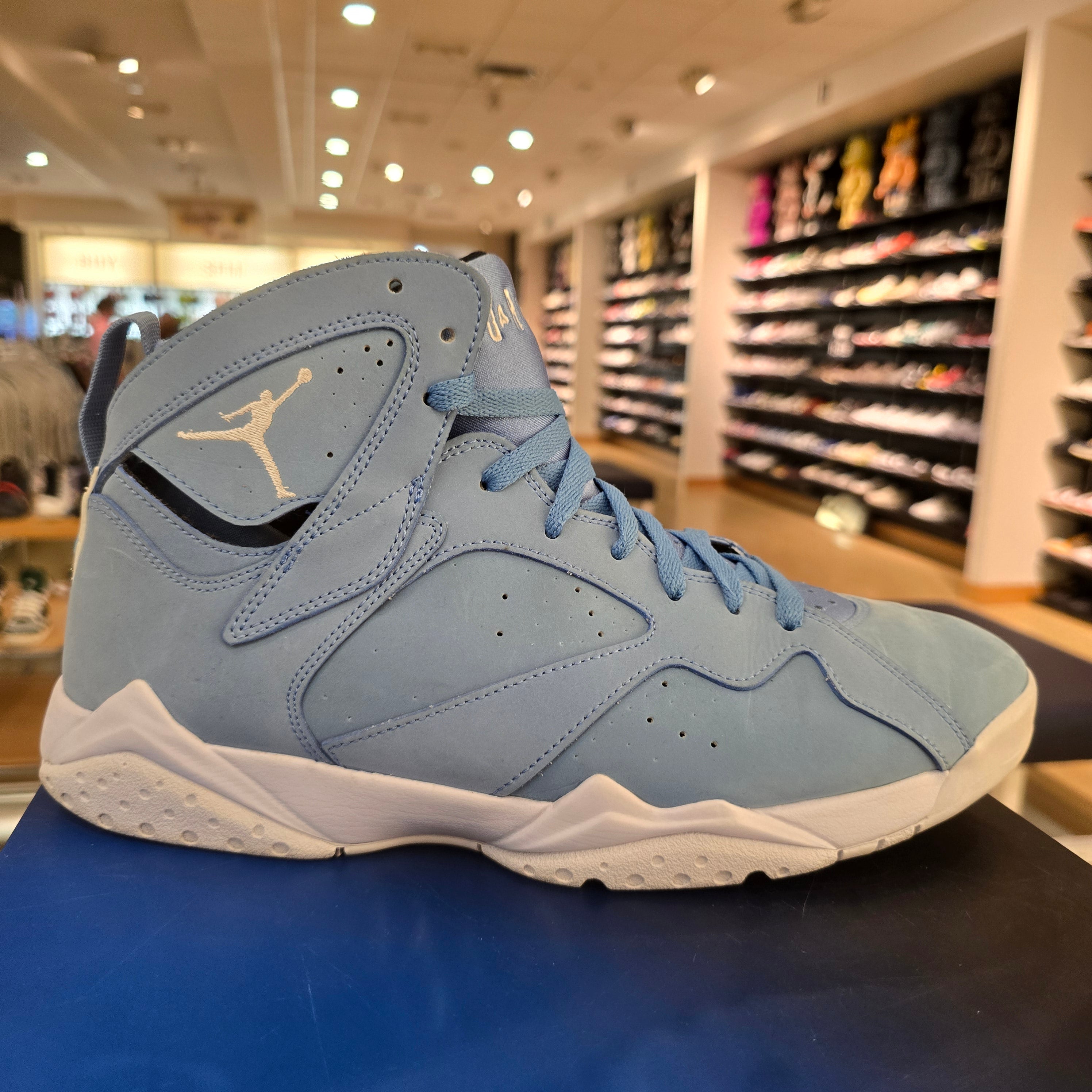 Jordan 7 Retro Pantone SZ 11.5 USED NO BOX YELLOW
