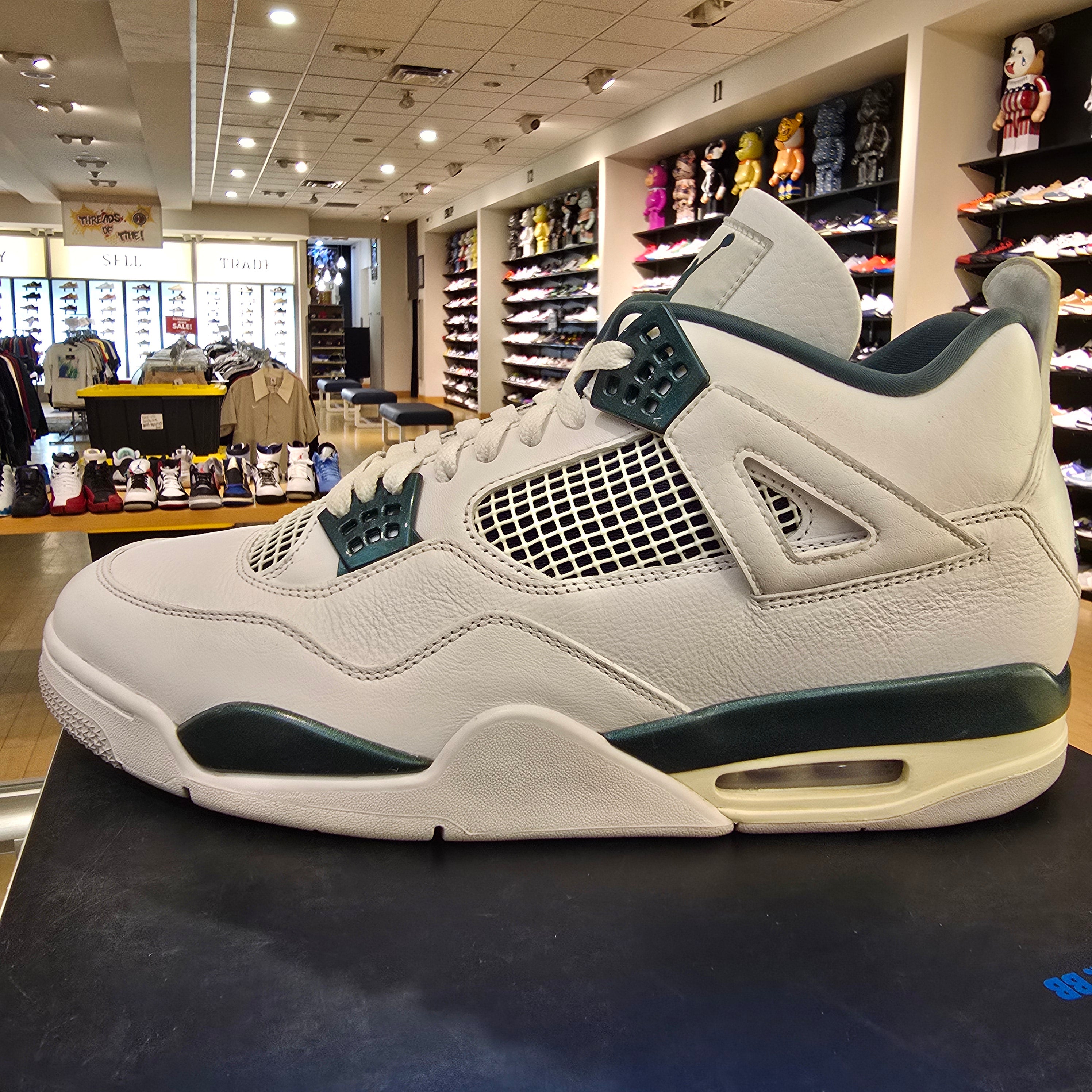 Jordan 4 Retro Oxidized Green SZ 13 USED