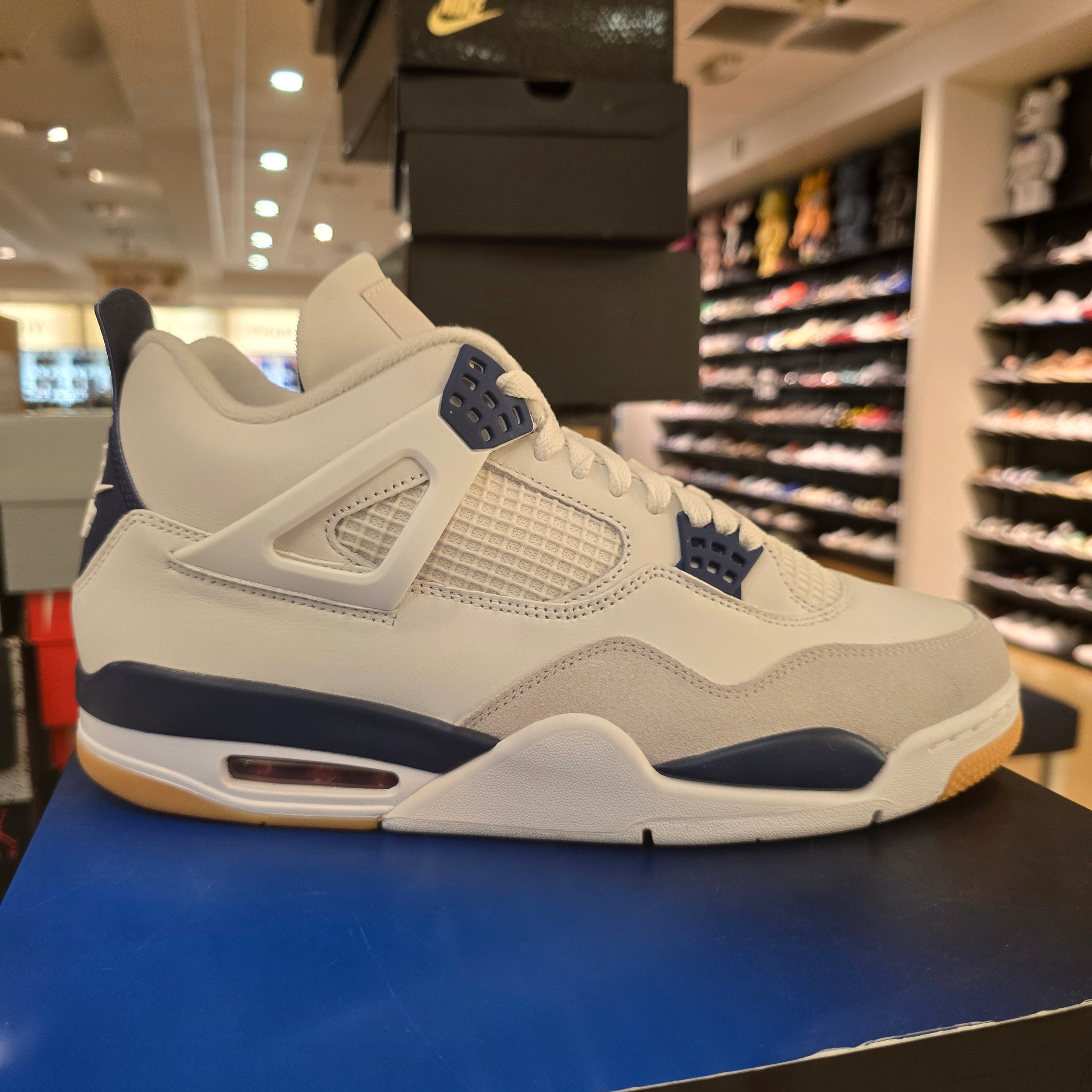 Jordan 4 Retro SB Navy SZ 12