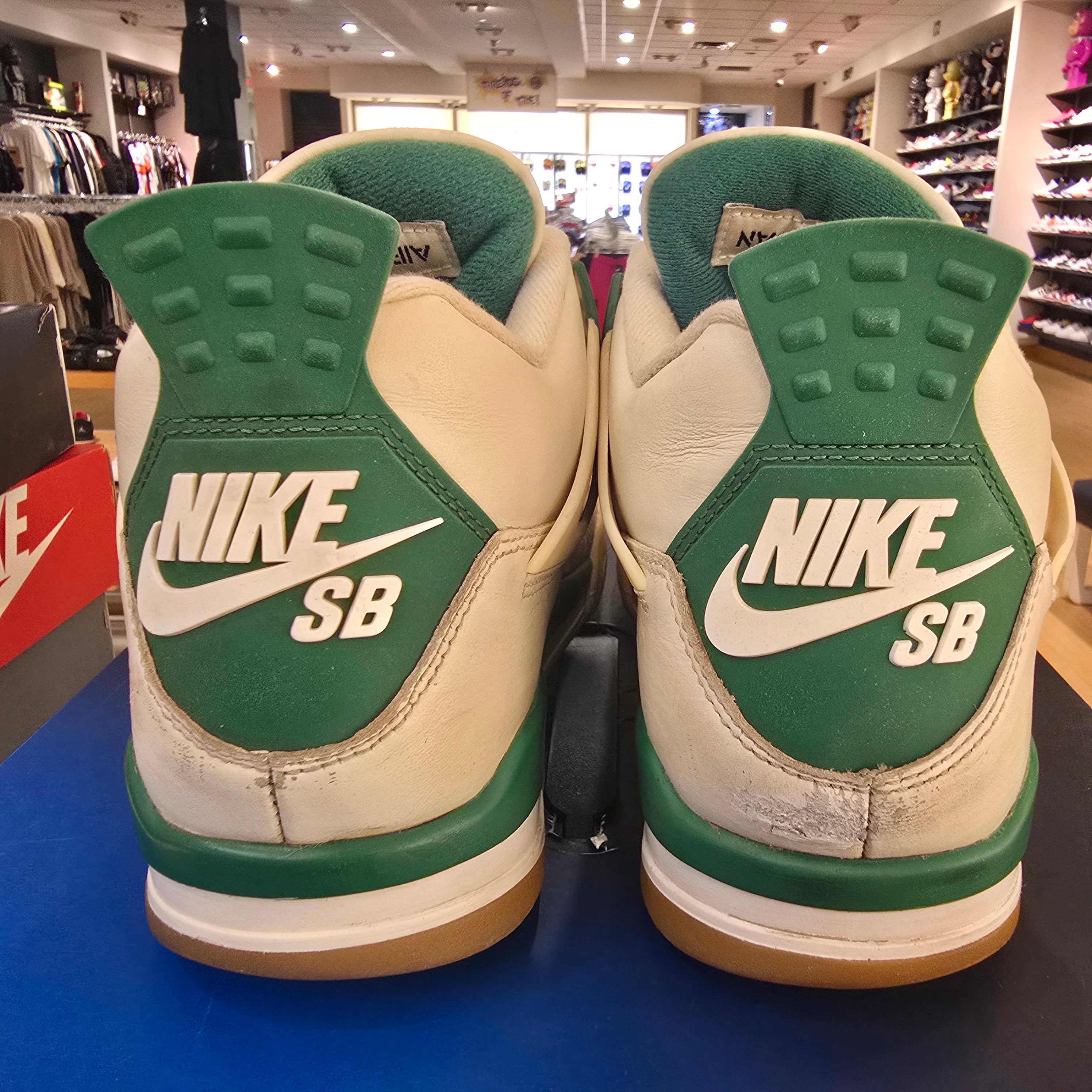 Jordan 4 Retro SB Pine Green SZ 9.5 USED NO BOX